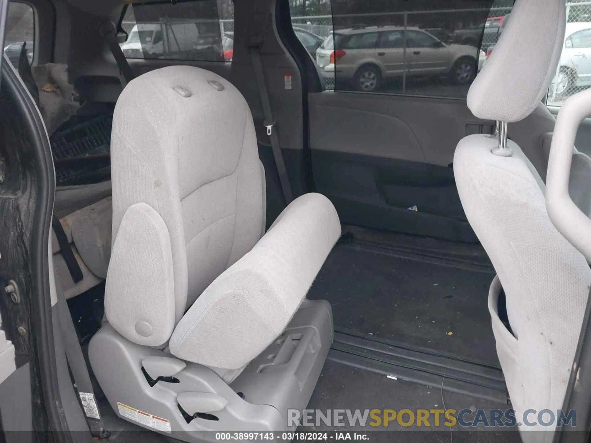 8 fotografías del automóvil dañado 5TDKZ3DC0LS087324 TOYOTA SIENNA 2020