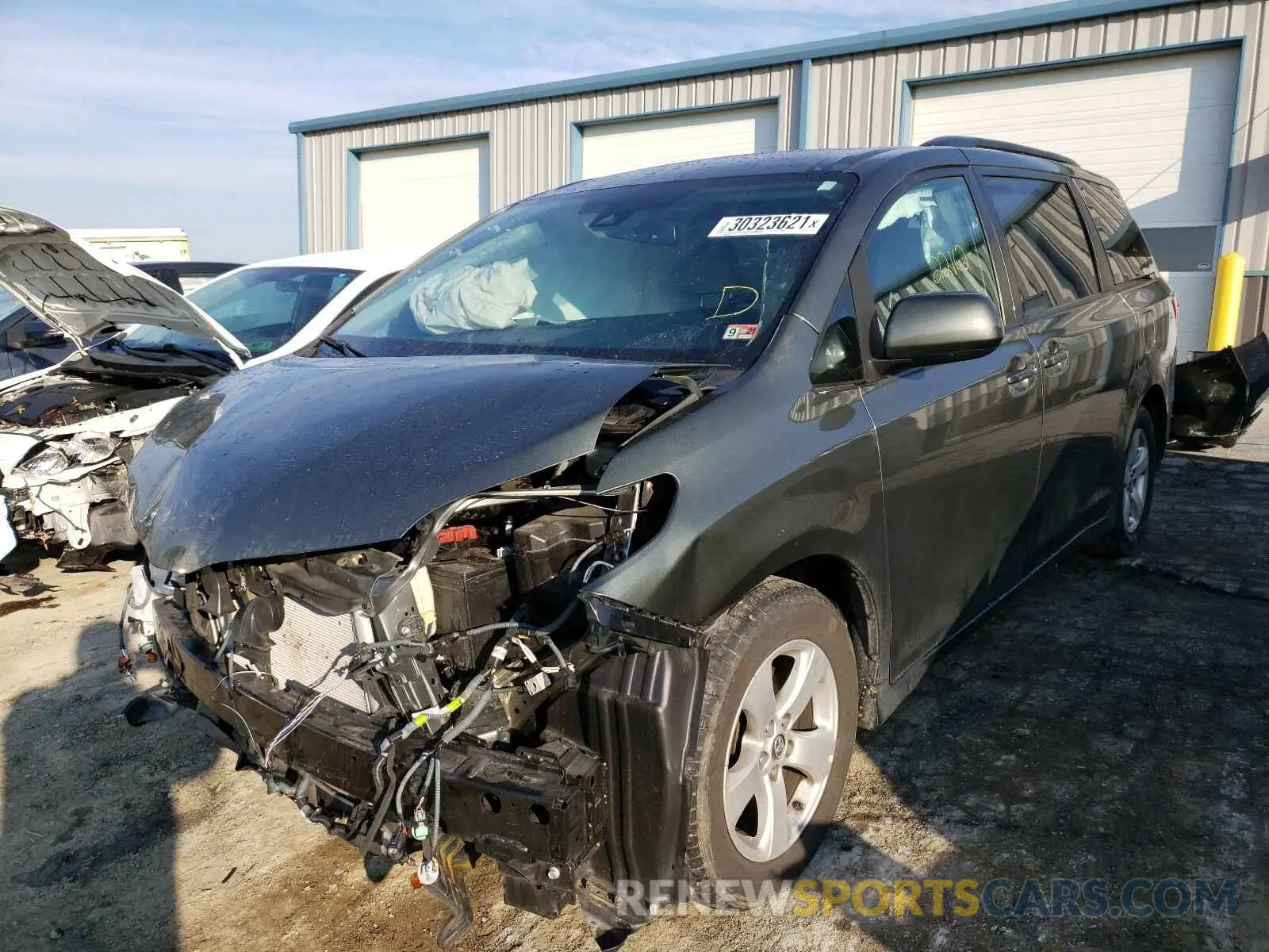 2 fotografías del automóvil dañado 5TDKZ3DC1LS041758 TOYOTA SIENNA 2020