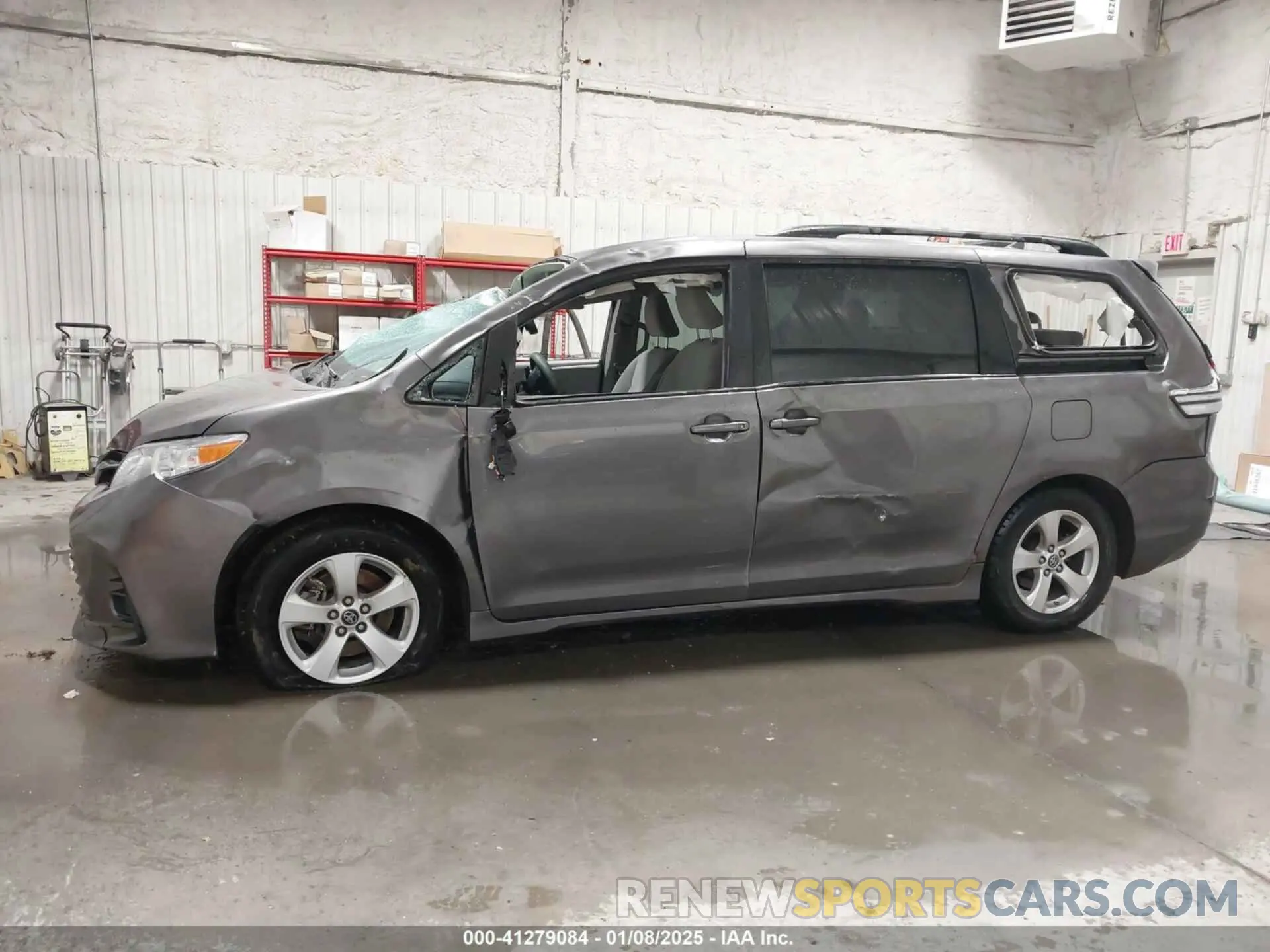 14 fotografías del automóvil dañado 5TDKZ3DC1LS048256 TOYOTA SIENNA 2020