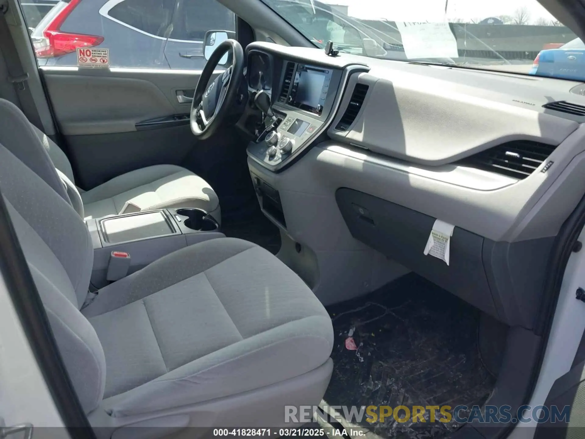 5 fotografías del automóvil dañado 5TDKZ3DC2LS024290 TOYOTA SIENNA 2020