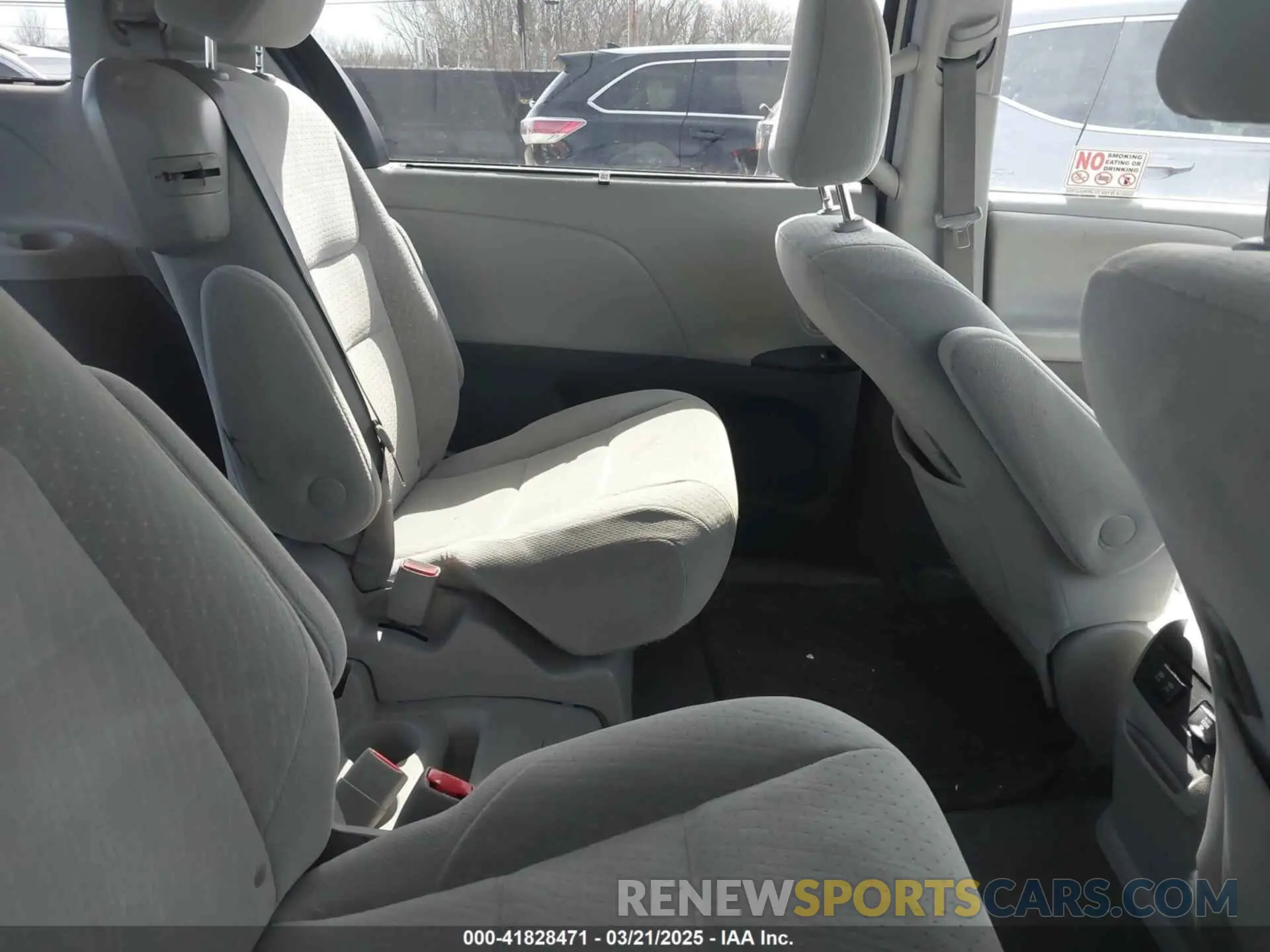 8 fotografías del automóvil dañado 5TDKZ3DC2LS024290 TOYOTA SIENNA 2020