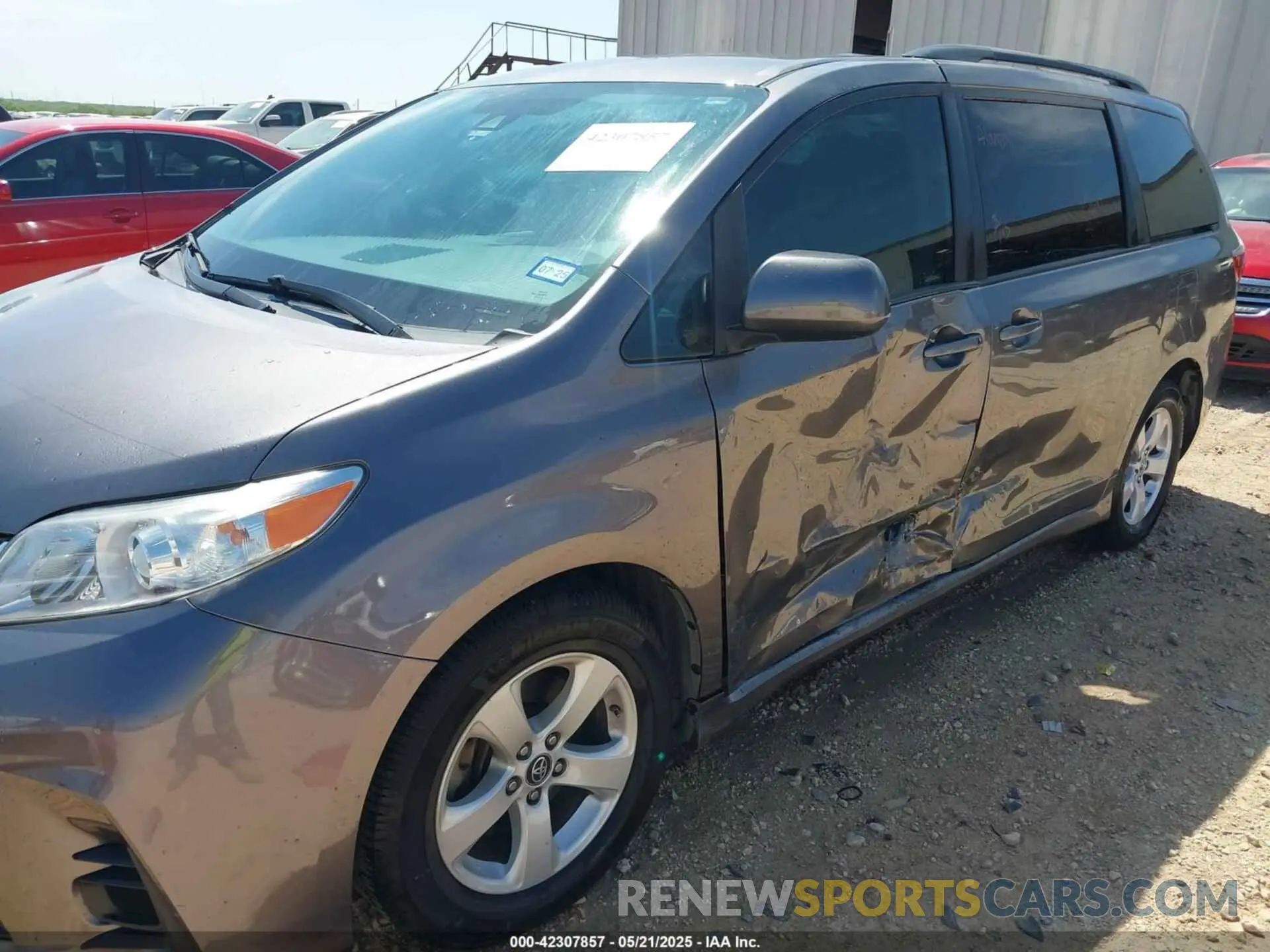 17 fotografías del automóvil dañado 5TDKZ3DC2LS036312 TOYOTA SIENNA 2020