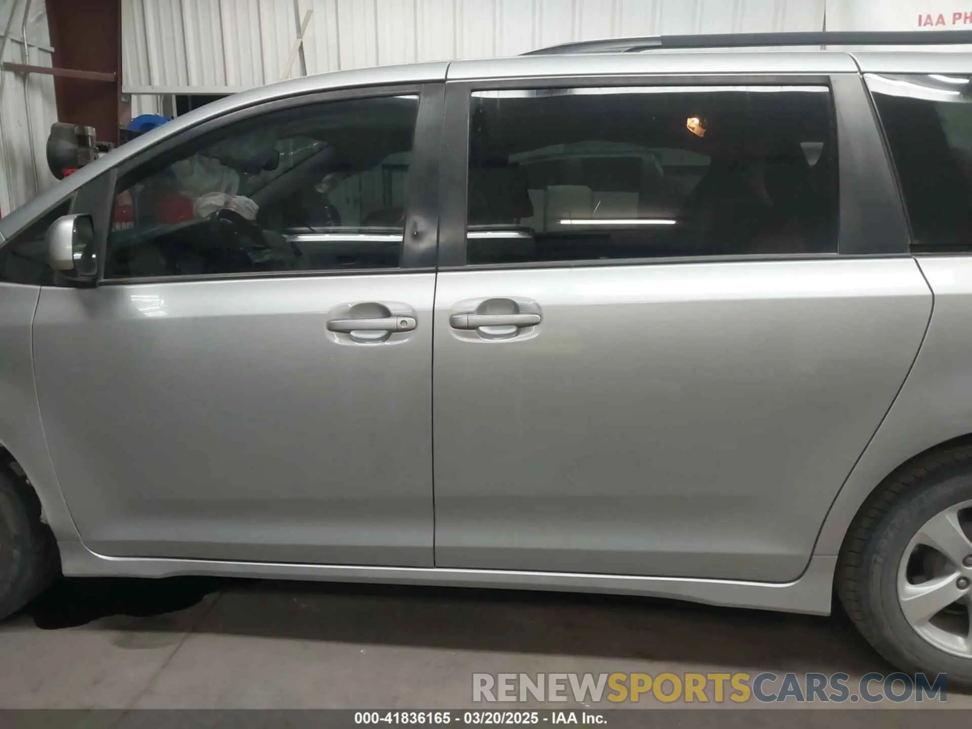 15 fotografías del automóvil dañado 5TDKZ3DC2LS065051 TOYOTA SIENNA 2020