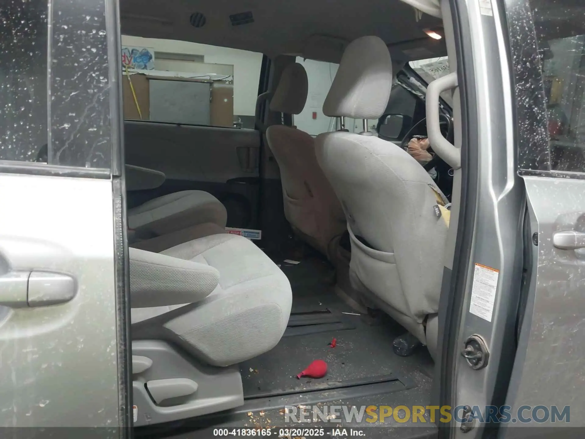 8 fotografías del automóvil dañado 5TDKZ3DC2LS065051 TOYOTA SIENNA 2020