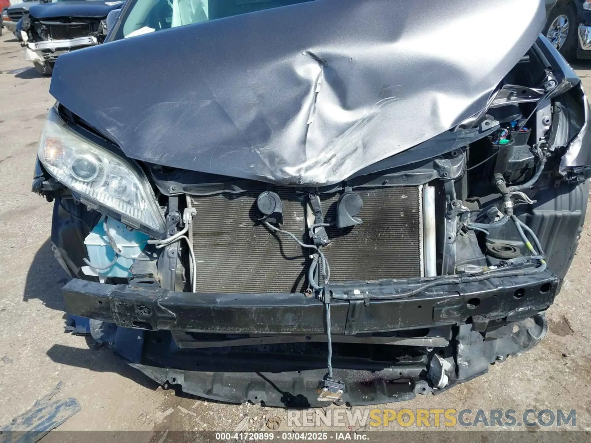 11 fotografías del automóvil dañado 5TDKZ3DC3LS040255 TOYOTA SIENNA 2020
