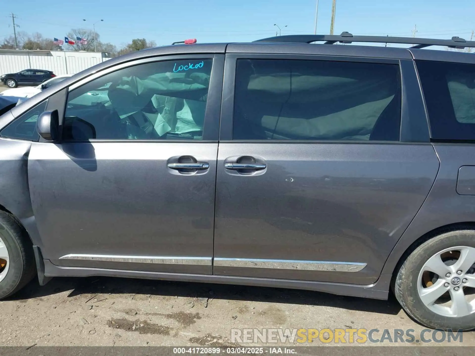 13 fotografías del automóvil dañado 5TDKZ3DC3LS040255 TOYOTA SIENNA 2020