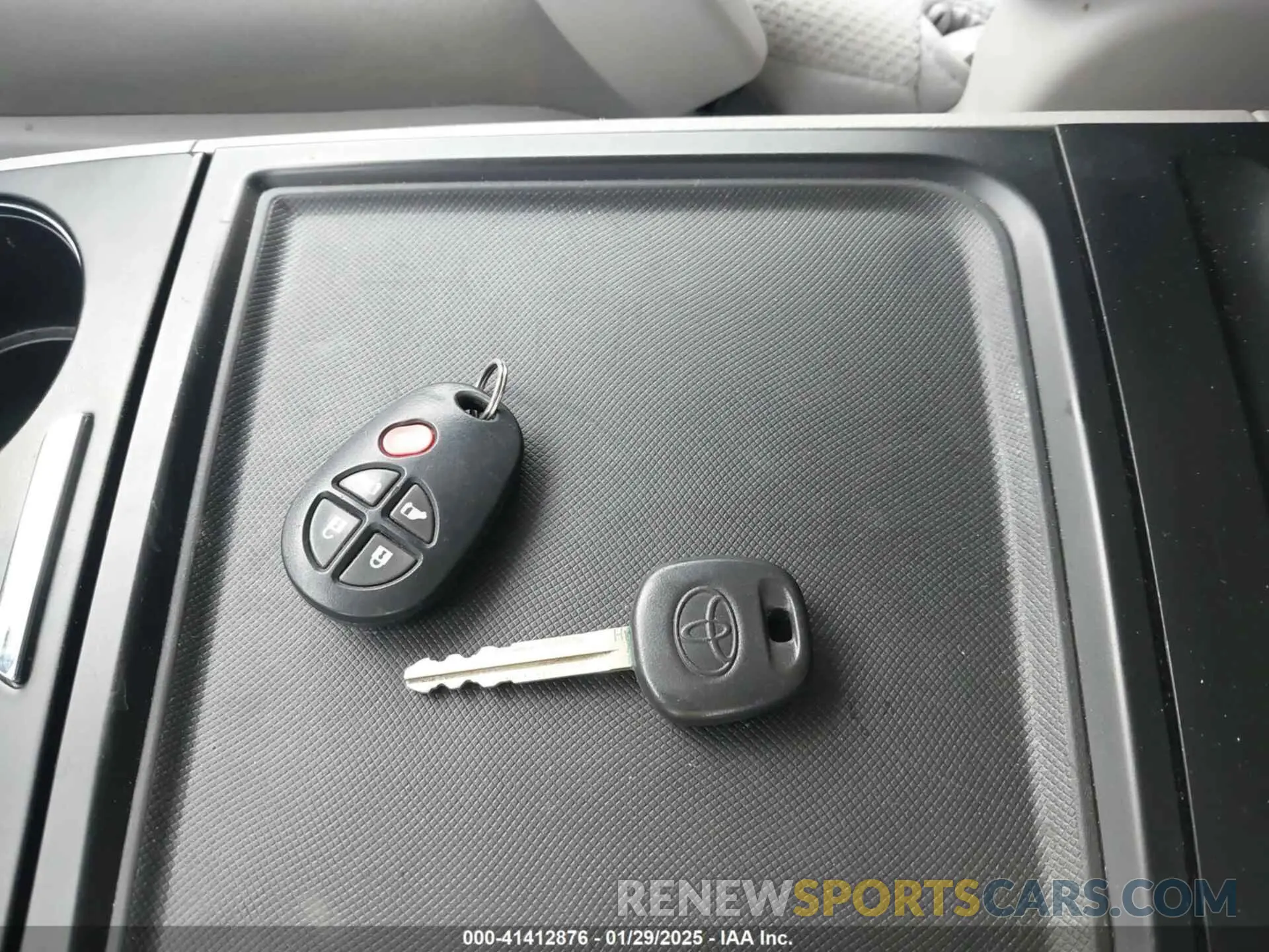 11 fotografías del automóvil dañado 5TDKZ3DC4LS050616 TOYOTA SIENNA 2020