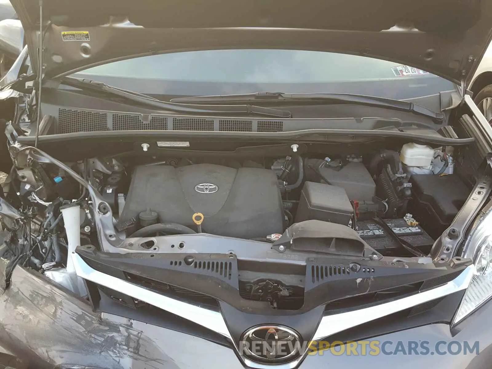 7 fotografías del automóvil dañado 5TDKZ3DC6LS049502 TOYOTA SIENNA 2020