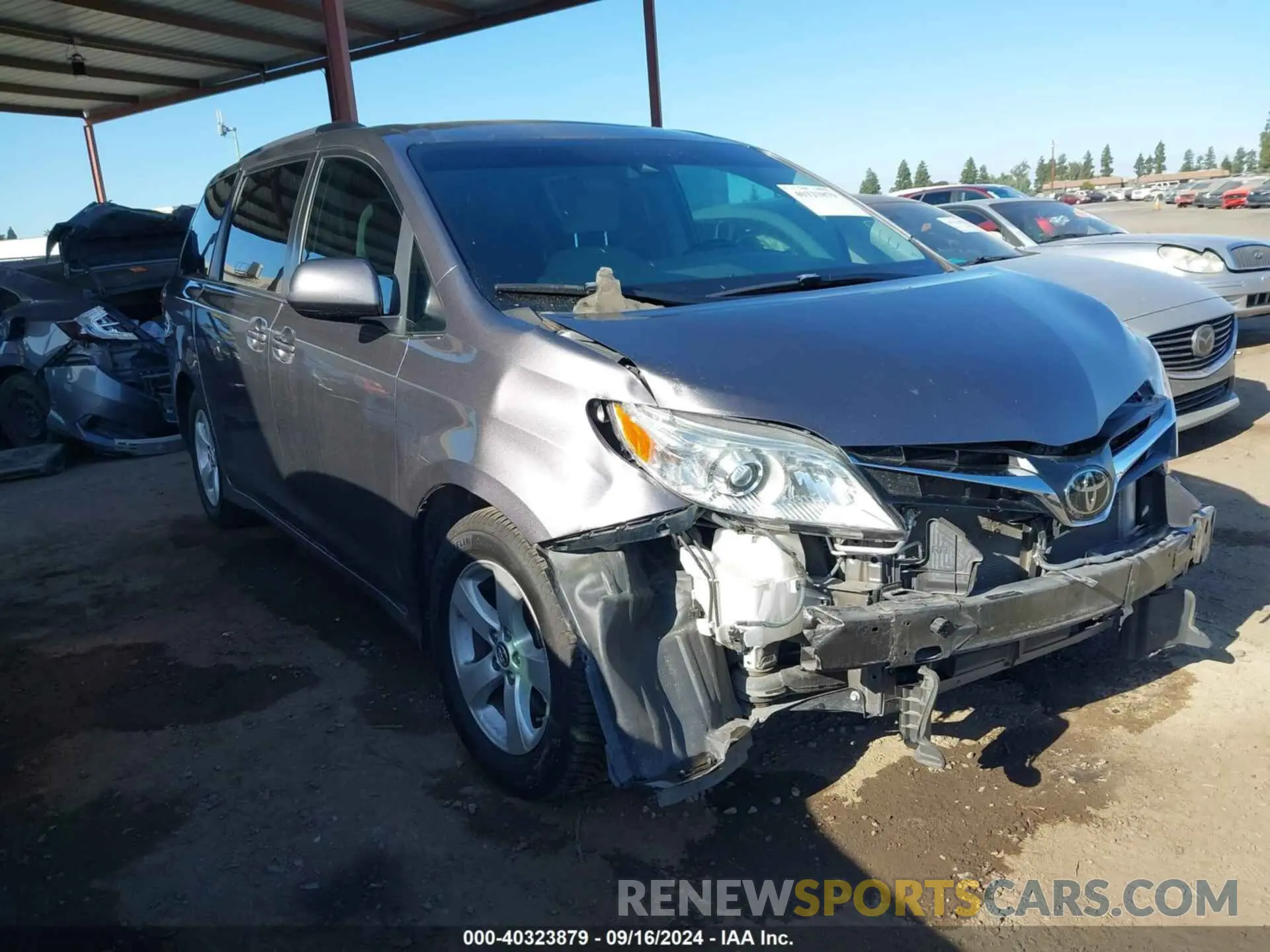 13 fotografías del automóvil dañado 5TDKZ3DC8LS039733 TOYOTA SIENNA 2020