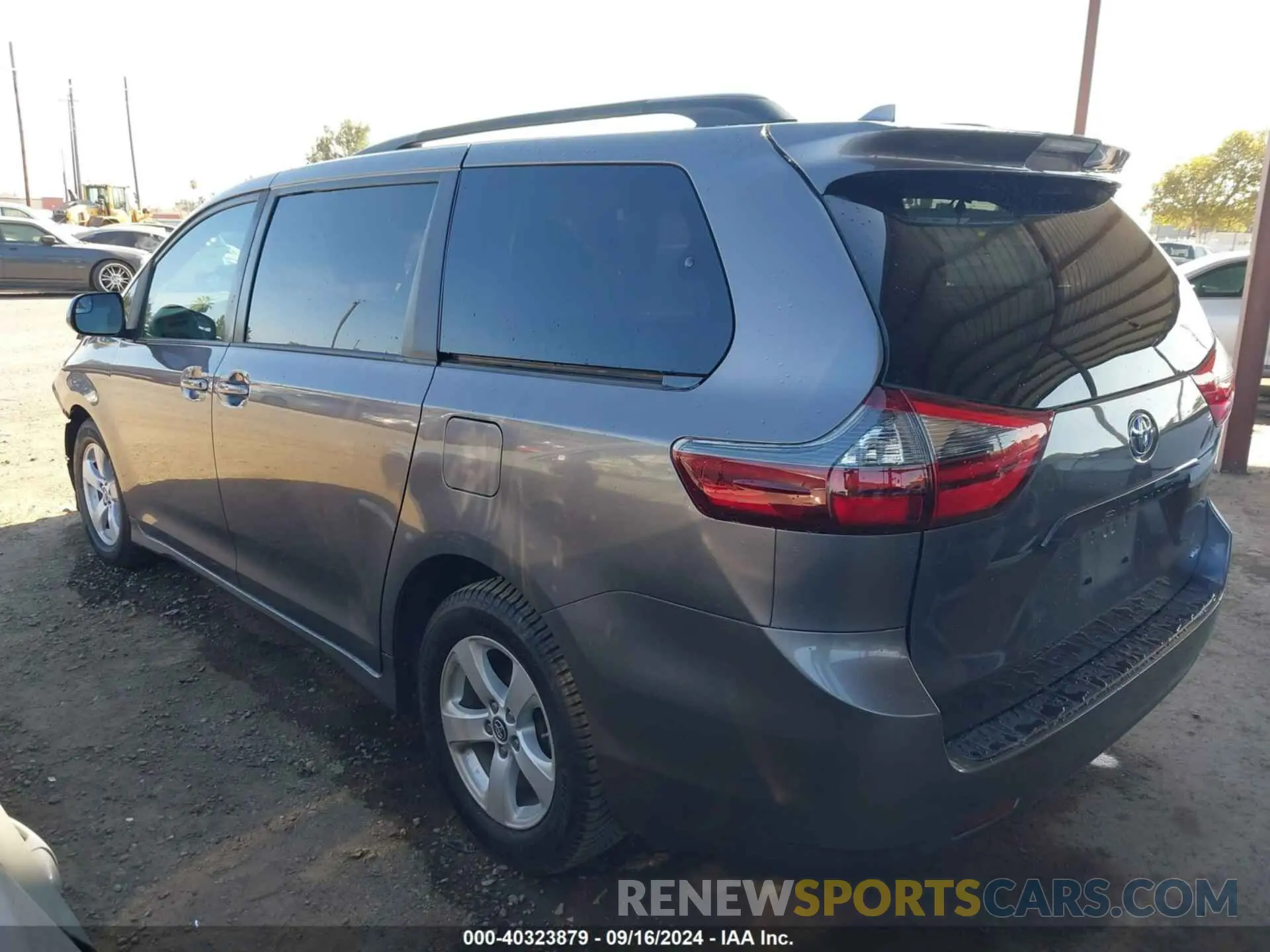 14 fotografías del automóvil dañado 5TDKZ3DC8LS039733 TOYOTA SIENNA 2020