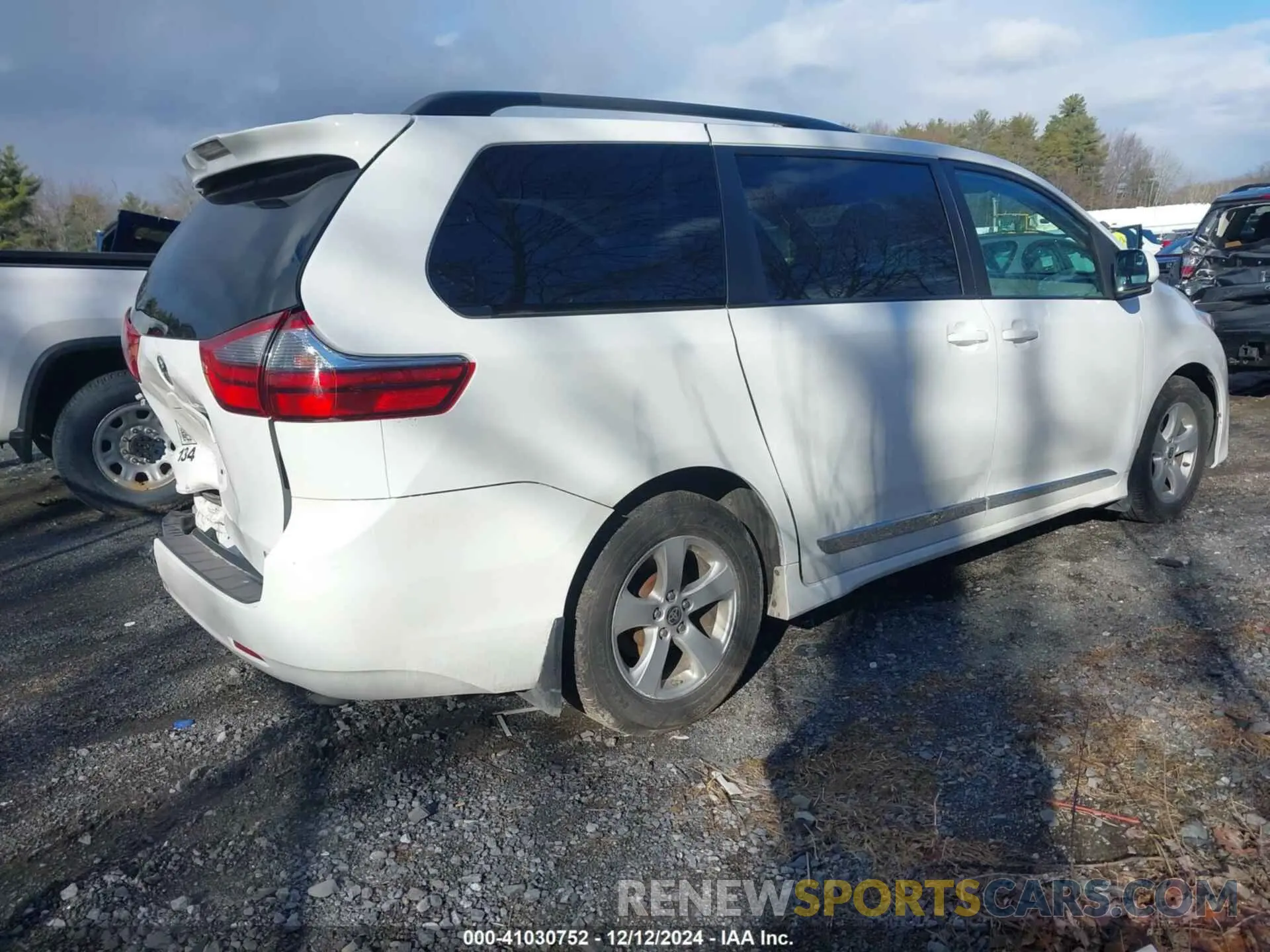 4 fotografías del automóvil dañado 5TDKZ3DC9LS057335 TOYOTA SIENNA 2020