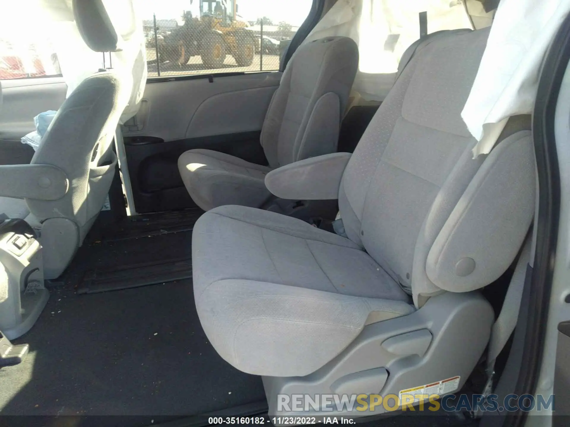 8 fotografías del automóvil dañado 5TDKZ3DCXLS056601 TOYOTA SIENNA 2020