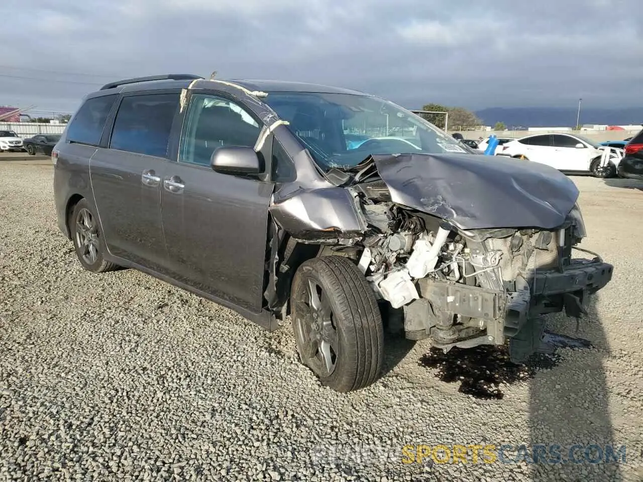 4 fotografías del automóvil dañado 5TDXZ3DC0LS062302 TOYOTA SIENNA 2020