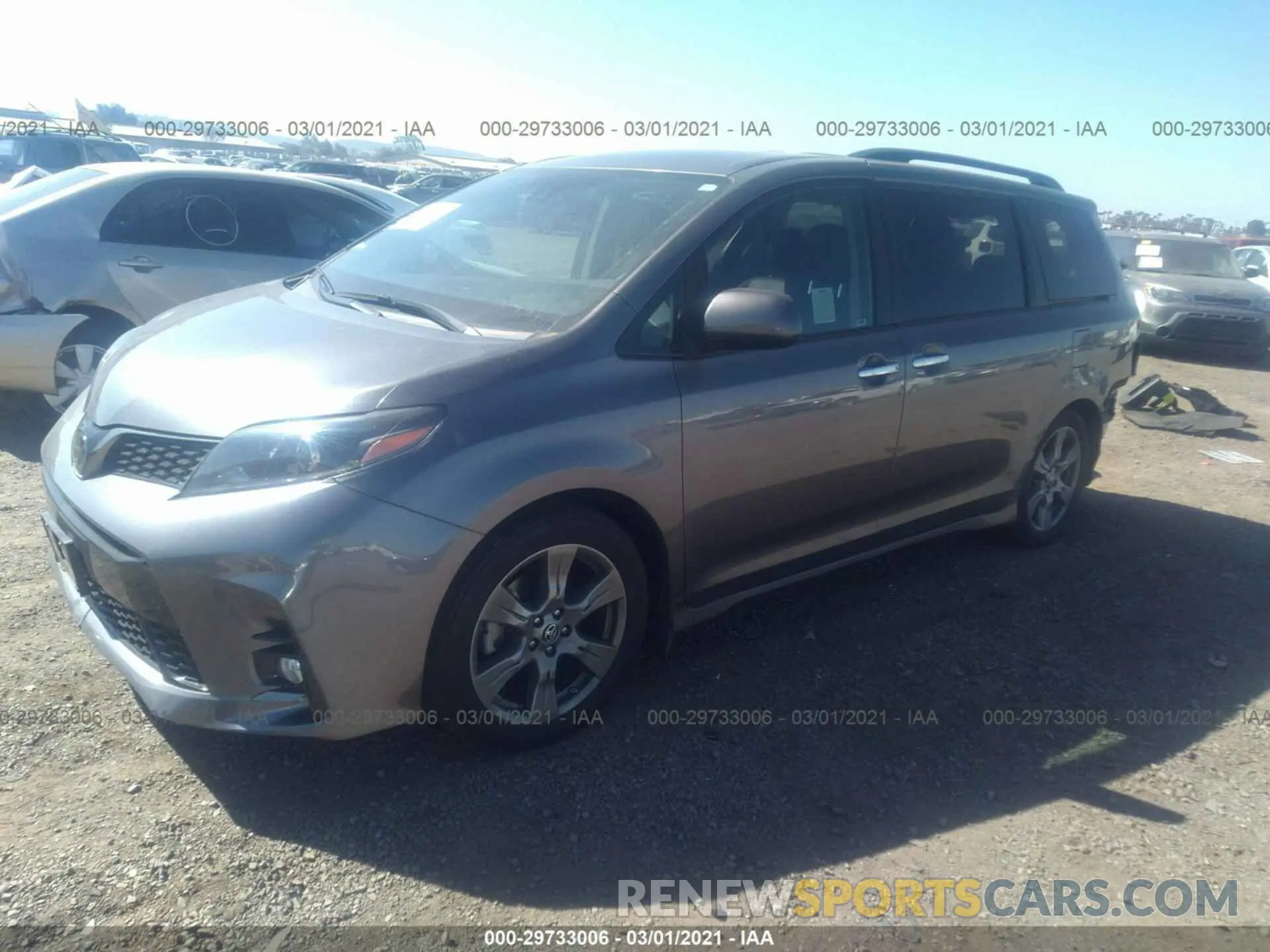 2 fotografías del automóvil dañado 5TDXZ3DC1LS036064 TOYOTA SIENNA 2020