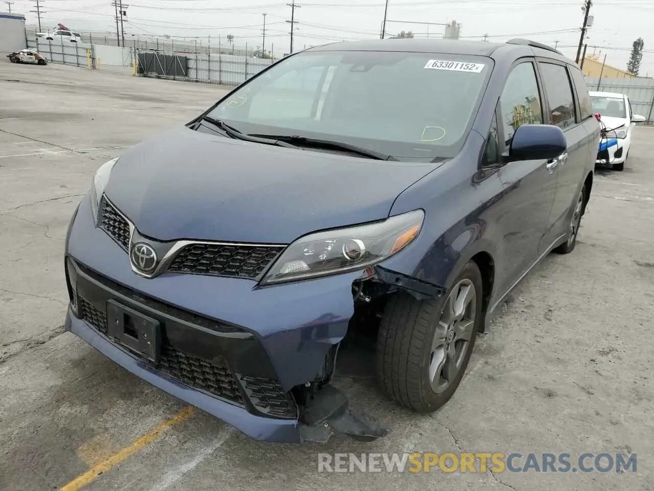2 fotografías del automóvil dañado 5TDXZ3DC2LS079070 TOYOTA SIENNA 2020