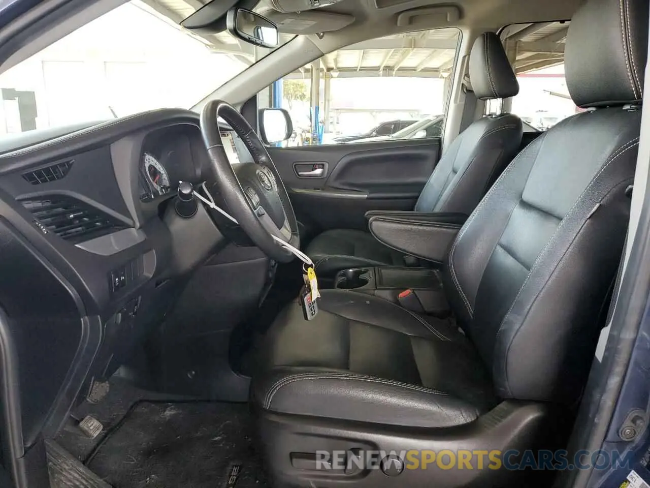 7 fotografías del automóvil dañado 5TDXZ3DC4LS034373 TOYOTA SIENNA 2020