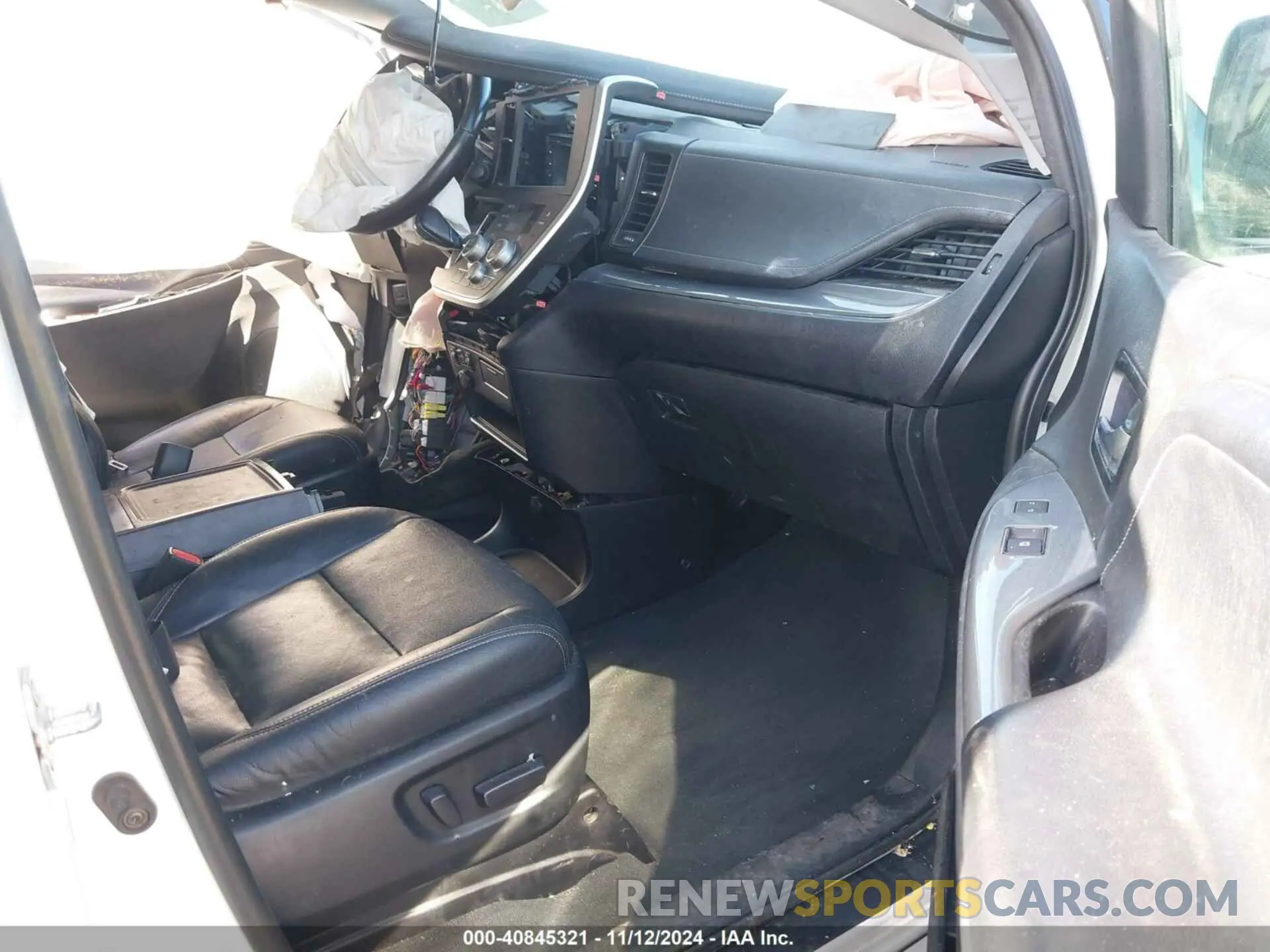 5 fotografías del automóvil dañado 5TDXZ3DC5LS054826 TOYOTA SIENNA 2020