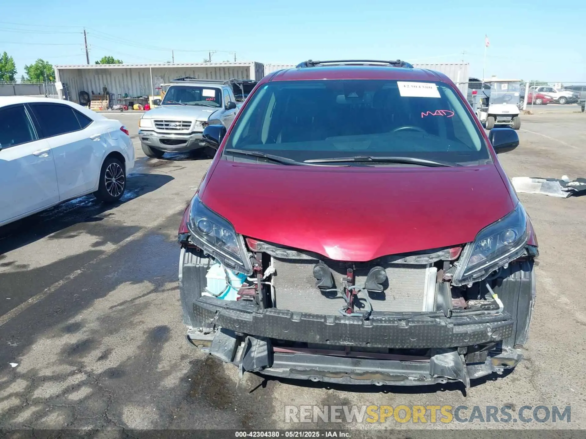 13 fotografías del automóvil dañado 5TDXZ3DC8LS053685 TOYOTA SIENNA 2020
