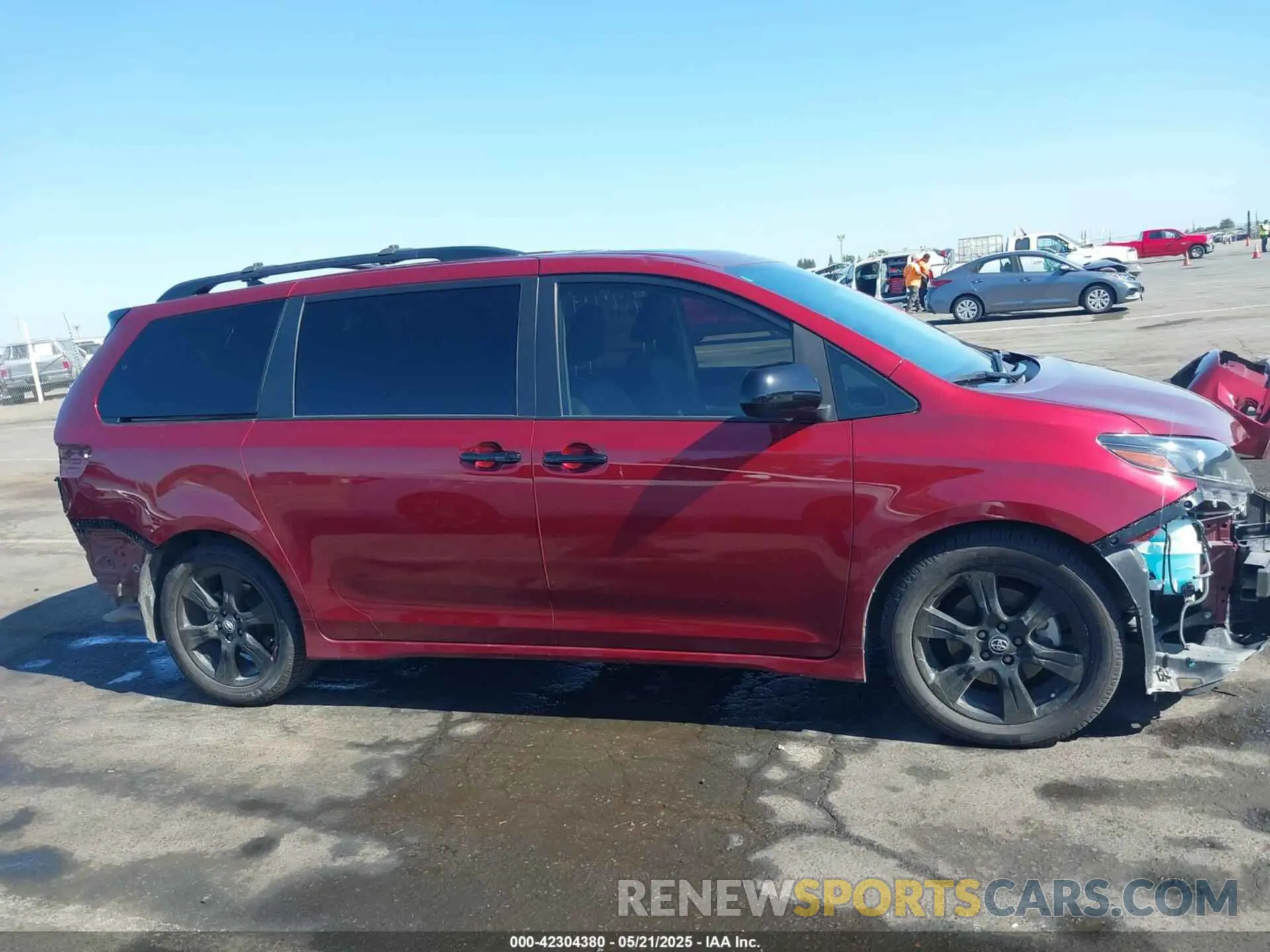 14 fotografías del automóvil dañado 5TDXZ3DC8LS053685 TOYOTA SIENNA 2020