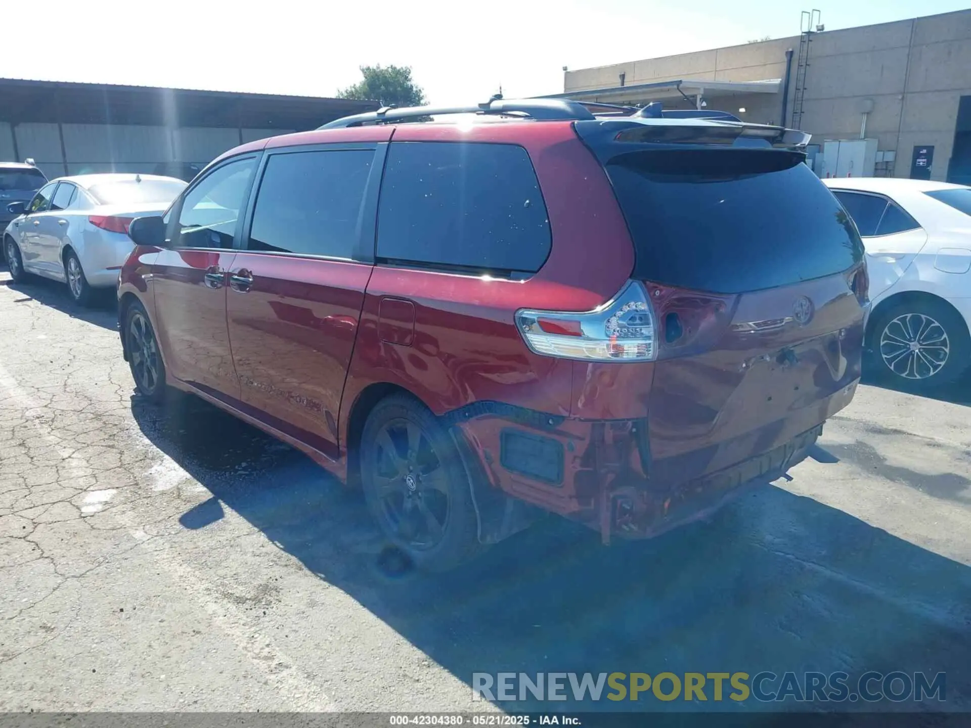 3 fotografías del automóvil dañado 5TDXZ3DC8LS053685 TOYOTA SIENNA 2020