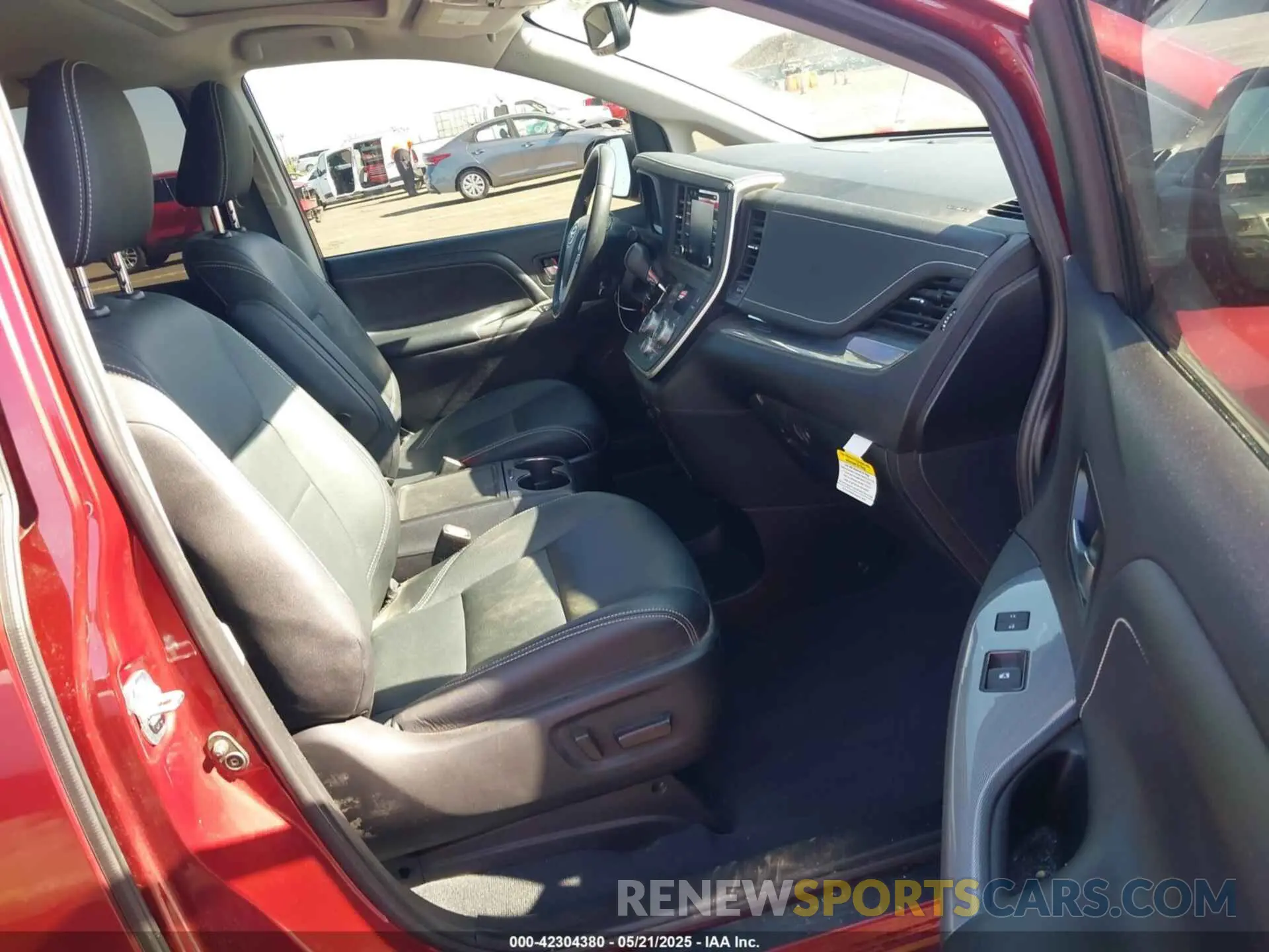 5 fotografías del automóvil dañado 5TDXZ3DC8LS053685 TOYOTA SIENNA 2020