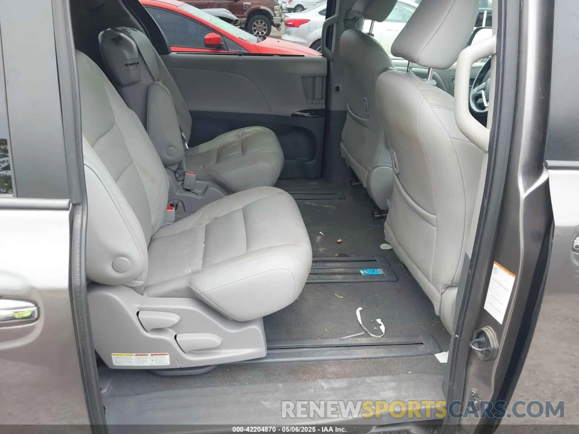 8 fotografías del automóvil dañado 5TDYZ3DC0LS024959 TOYOTA SIENNA 2020