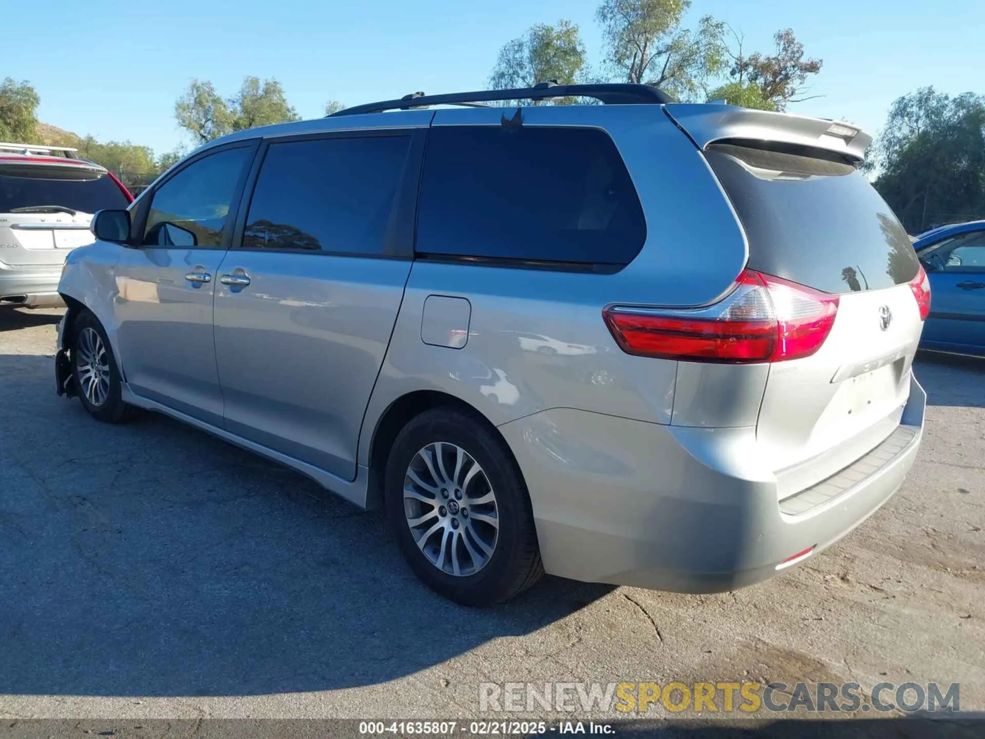 3 fotografías del automóvil dañado 5TDYZ3DC0LS049229 TOYOTA SIENNA 2020