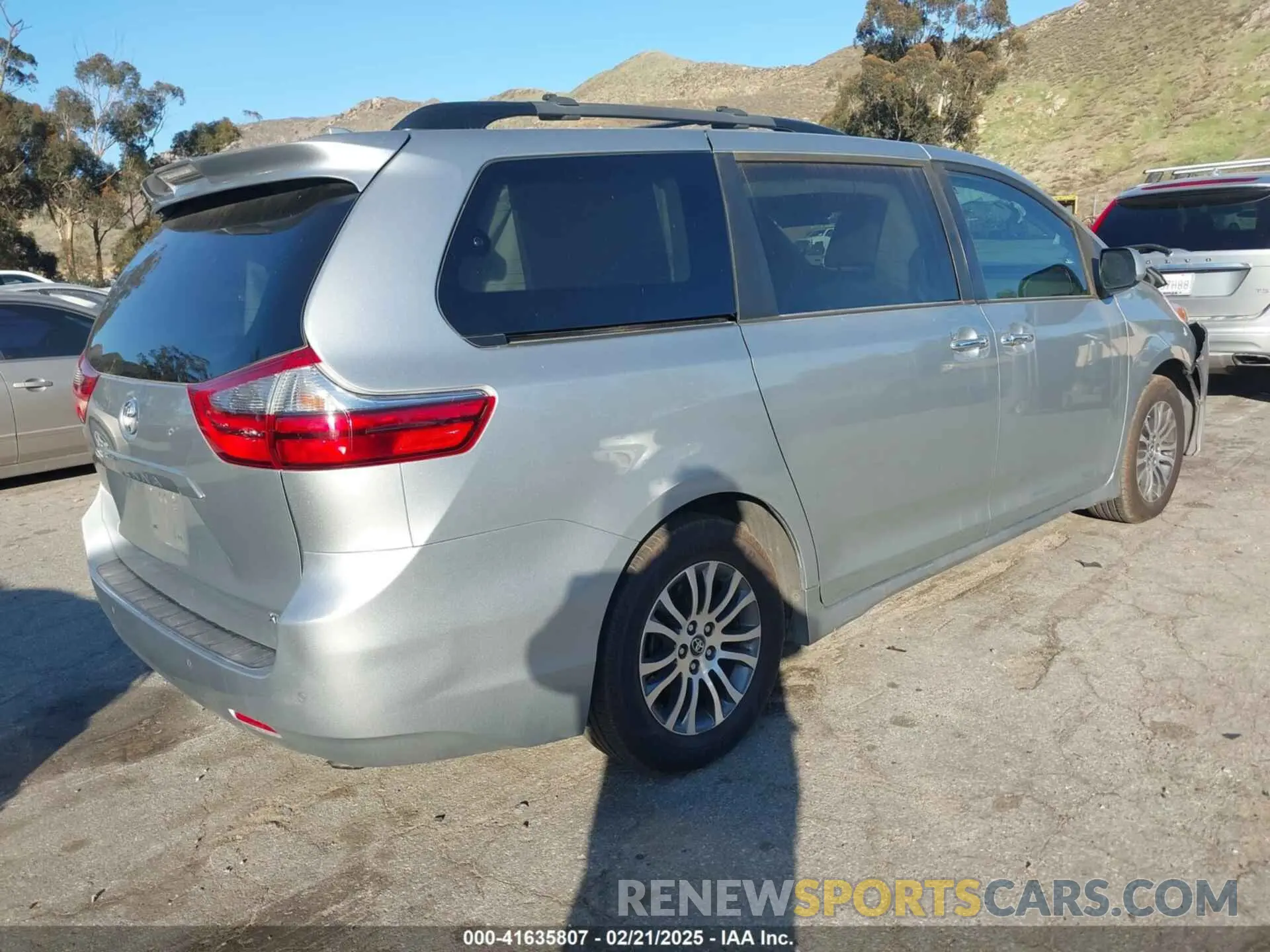 4 fotografías del automóvil dañado 5TDYZ3DC0LS049229 TOYOTA SIENNA 2020