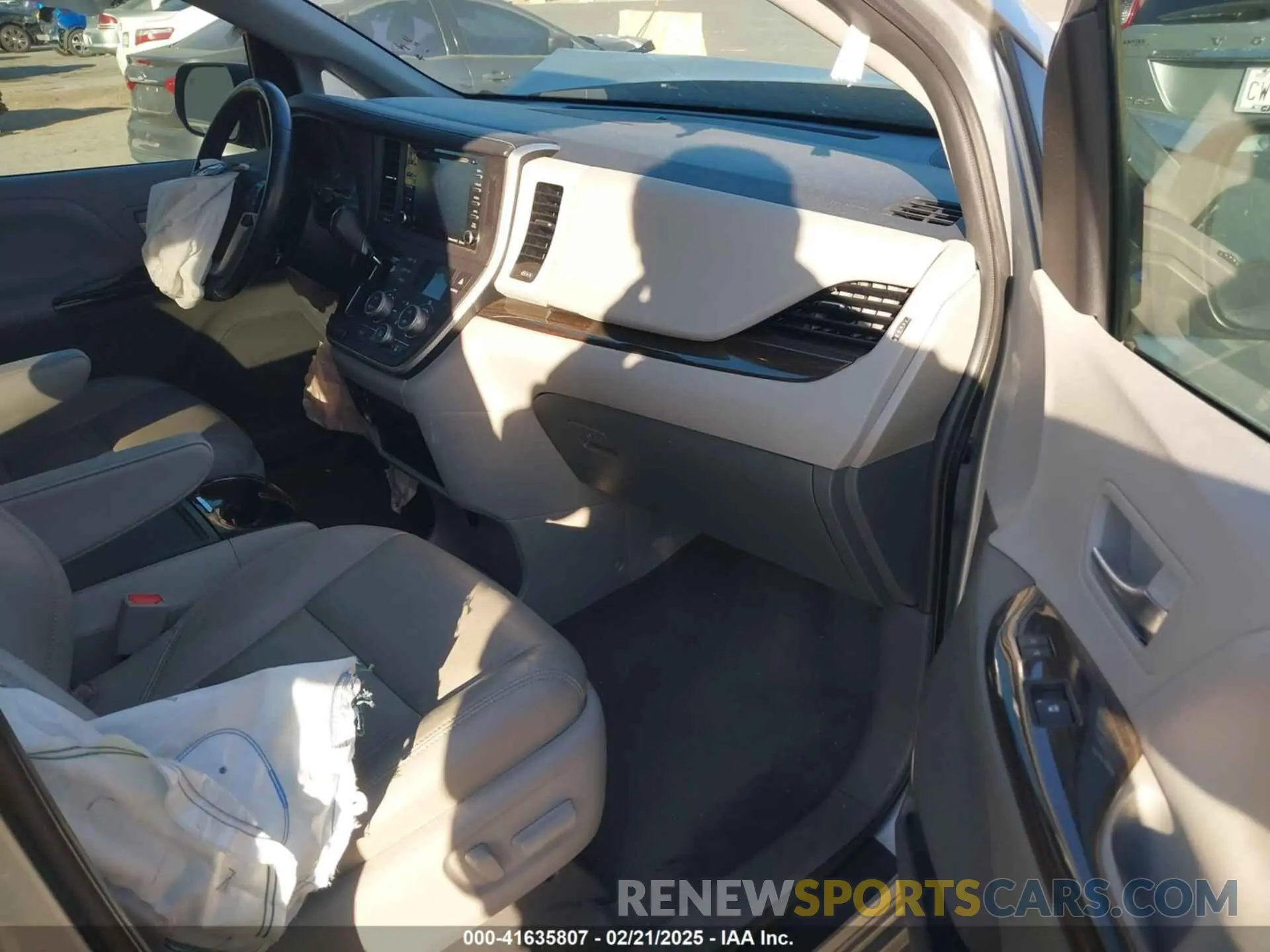 5 fotografías del automóvil dañado 5TDYZ3DC0LS049229 TOYOTA SIENNA 2020