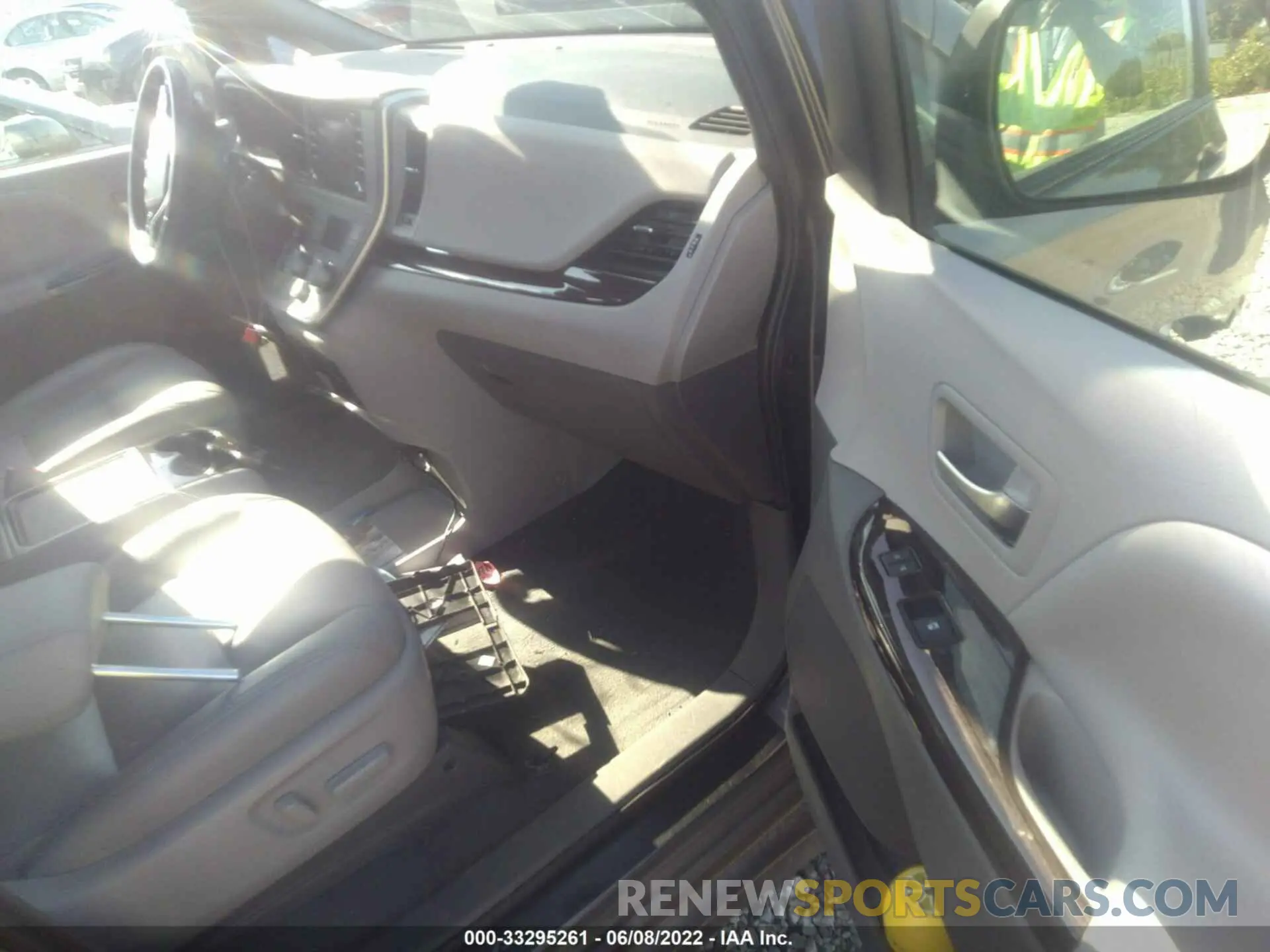 5 fotografías del automóvil dañado 5TDYZ3DC1LS045805 TOYOTA SIENNA 2020