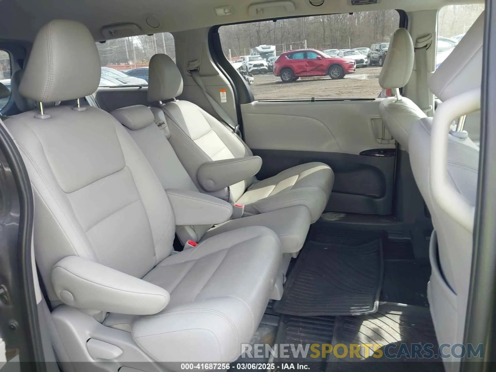 8 fotografías del automóvil dañado 5TDYZ3DC2LS048521 TOYOTA SIENNA 2020