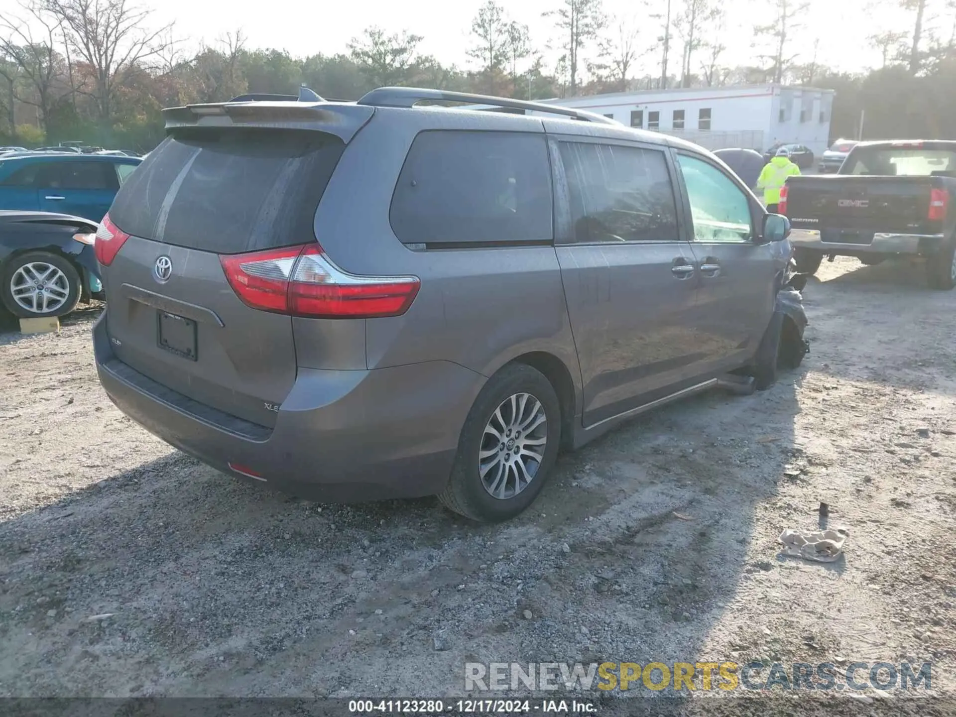 4 fotografías del automóvil dañado 5TDYZ3DC2LS055047 TOYOTA SIENNA 2020