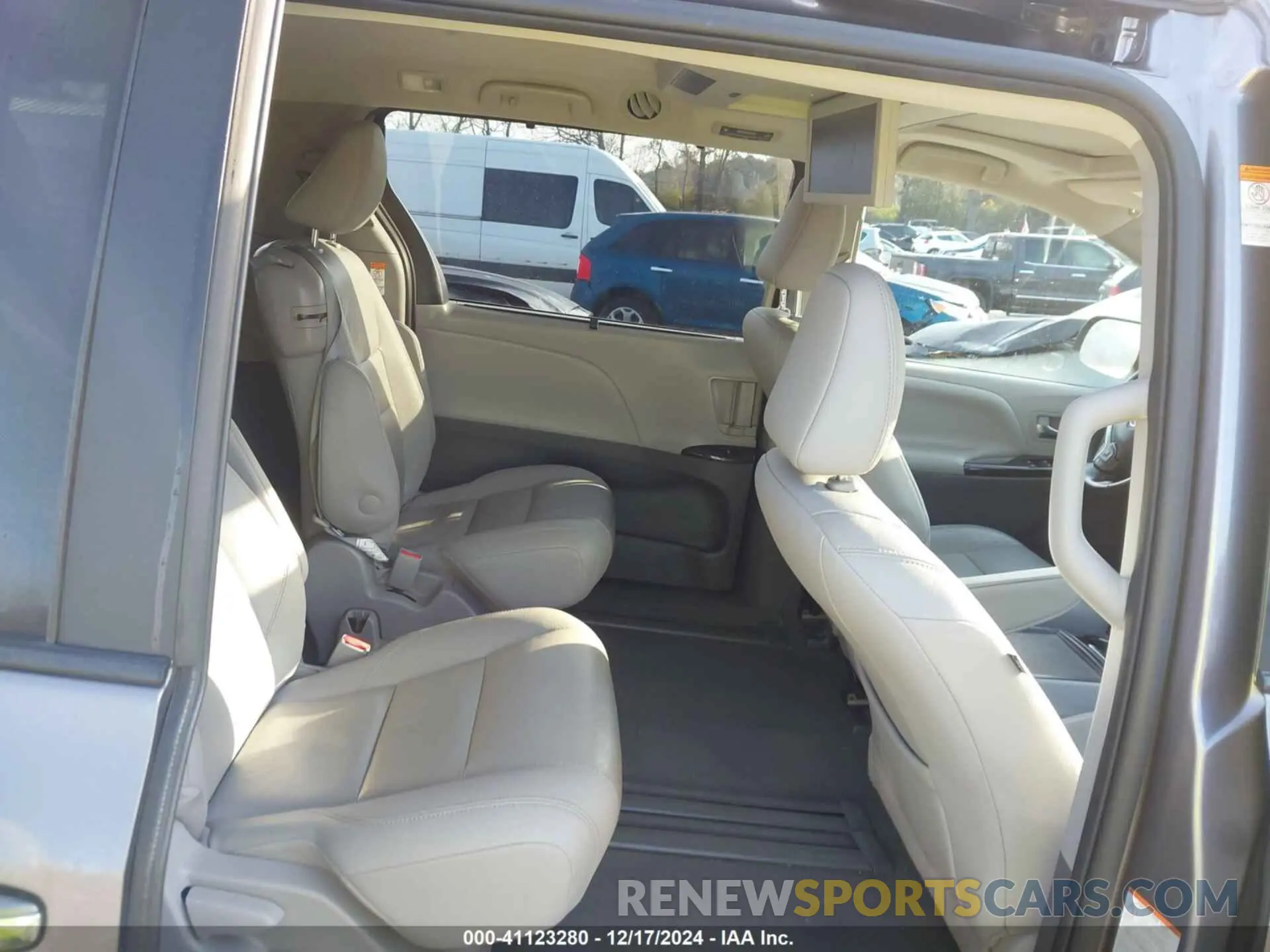 8 fotografías del automóvil dañado 5TDYZ3DC2LS055047 TOYOTA SIENNA 2020