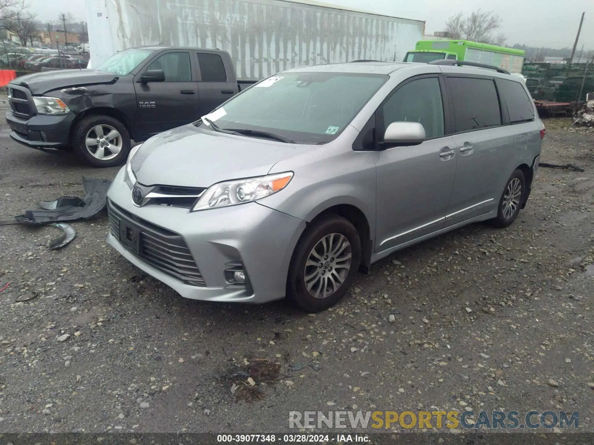 2 fotografías del automóvil dañado 5TDYZ3DC2LS073421 TOYOTA SIENNA 2020