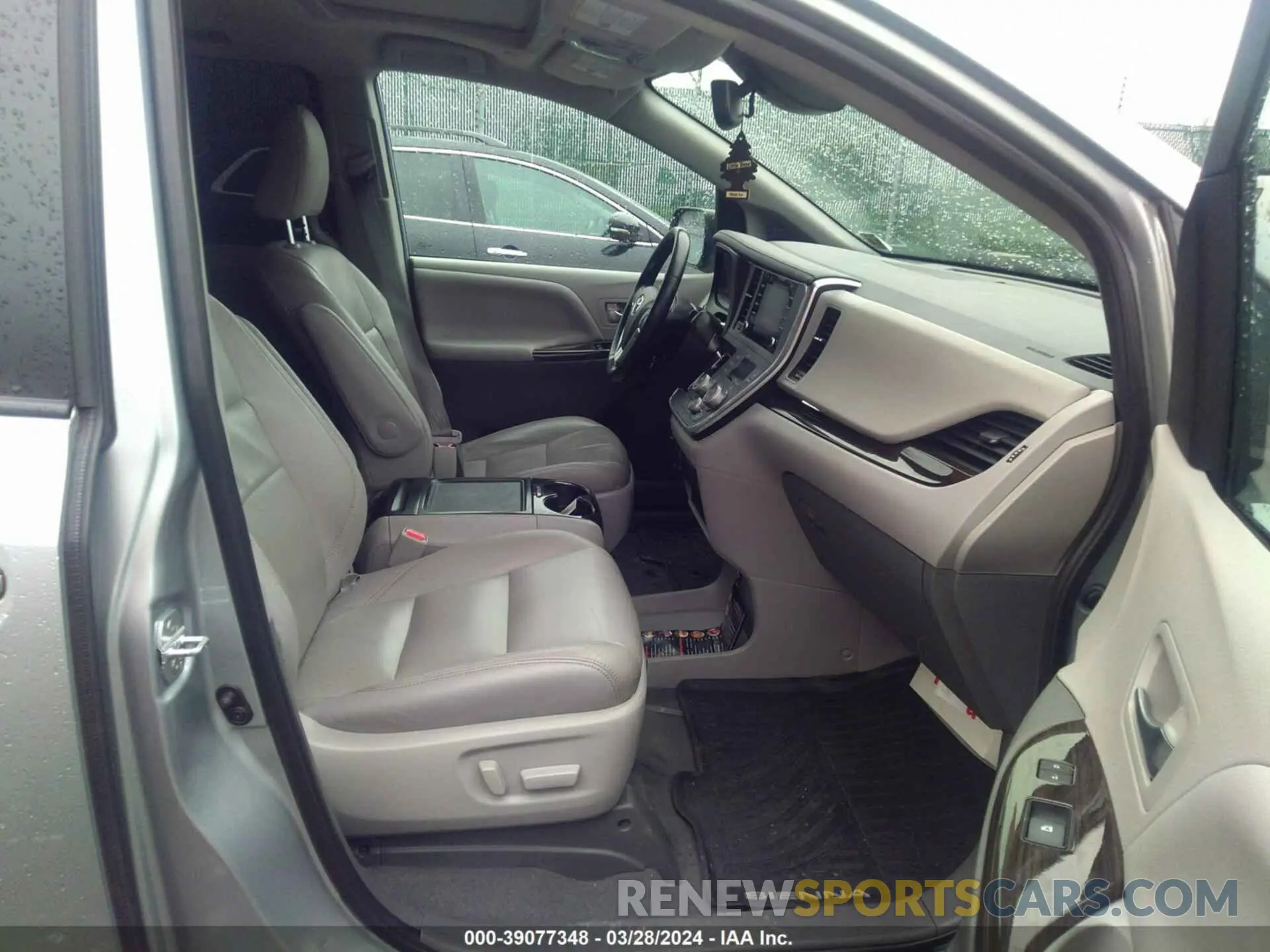 5 fotografías del automóvil dañado 5TDYZ3DC2LS073421 TOYOTA SIENNA 2020