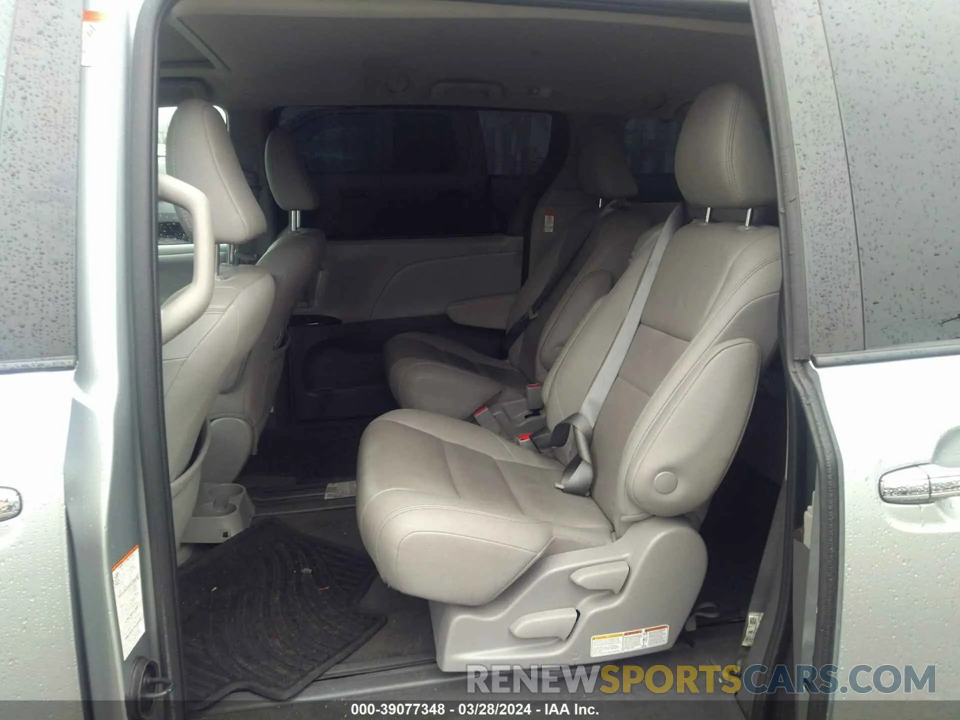 8 fotografías del automóvil dañado 5TDYZ3DC2LS073421 TOYOTA SIENNA 2020