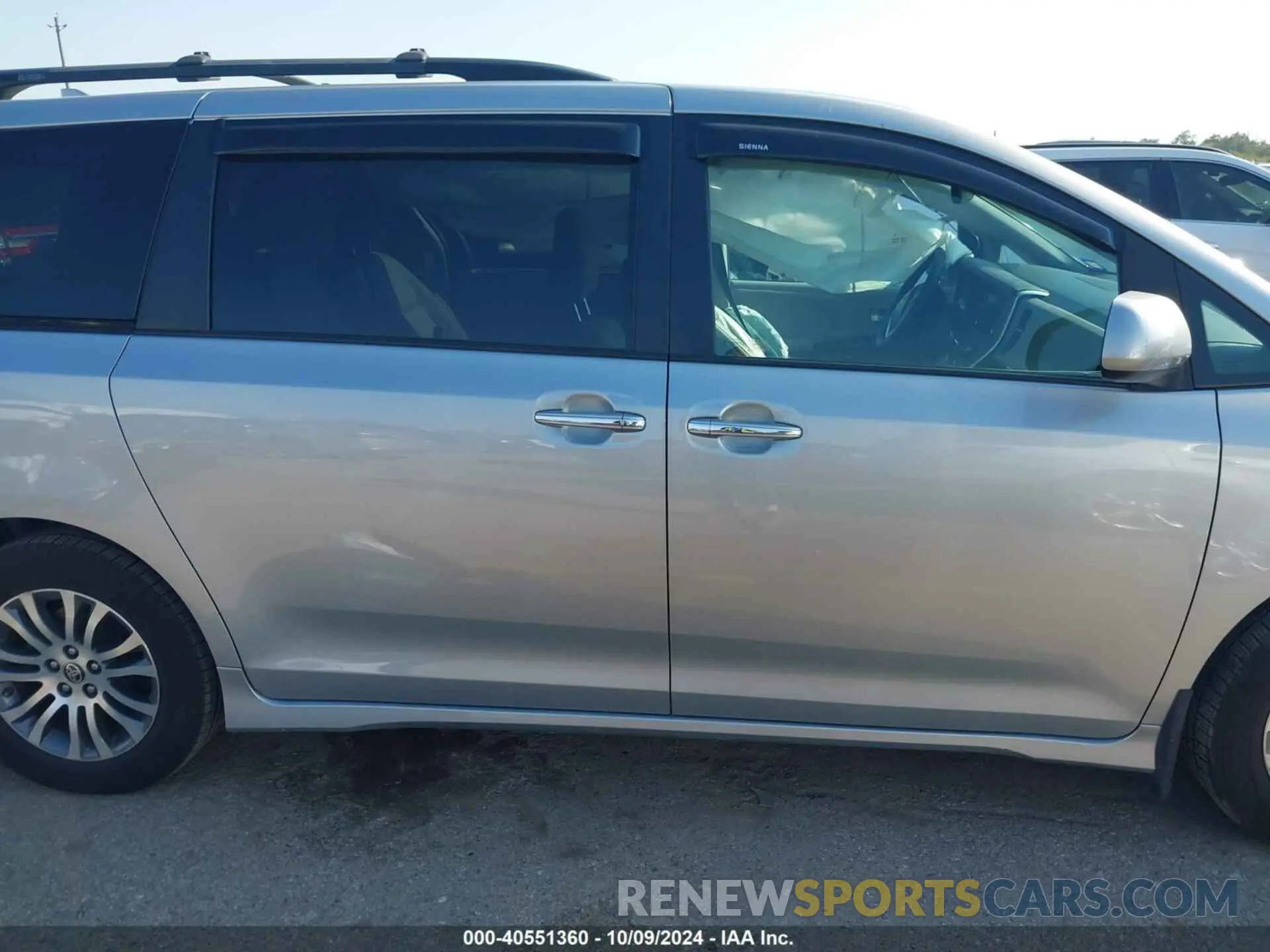 13 fotografías del automóvil dañado 5TDYZ3DC2LS080191 TOYOTA SIENNA 2020
