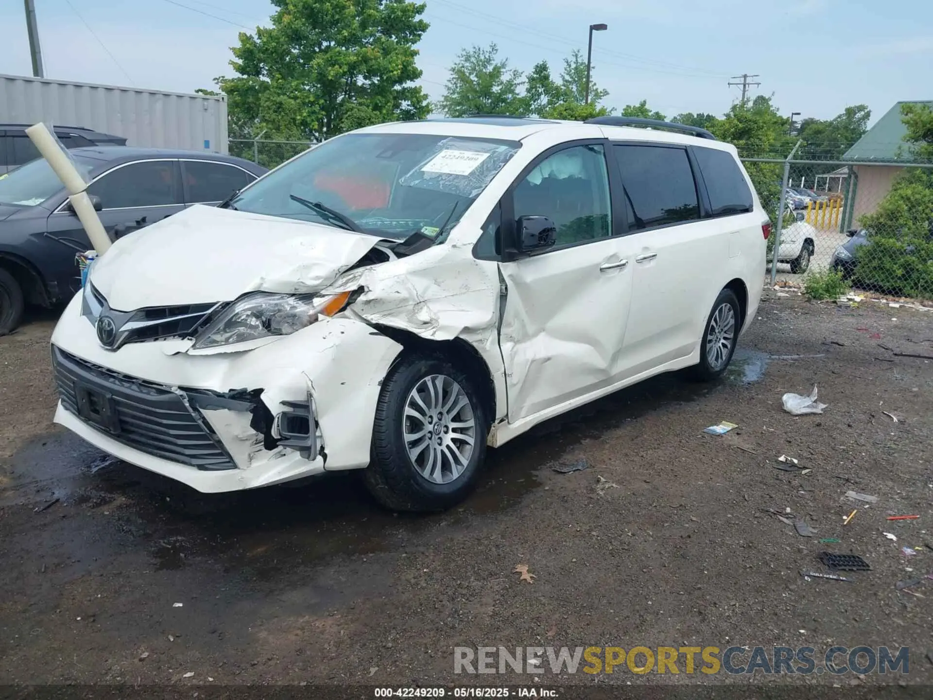 2 fotografías del automóvil dañado 5TDYZ3DC3LS048818 TOYOTA SIENNA 2020