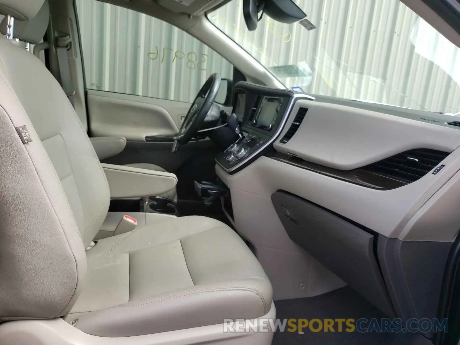 5 fotografías del automóvil dañado 5TDYZ3DC4LS031056 TOYOTA SIENNA 2020