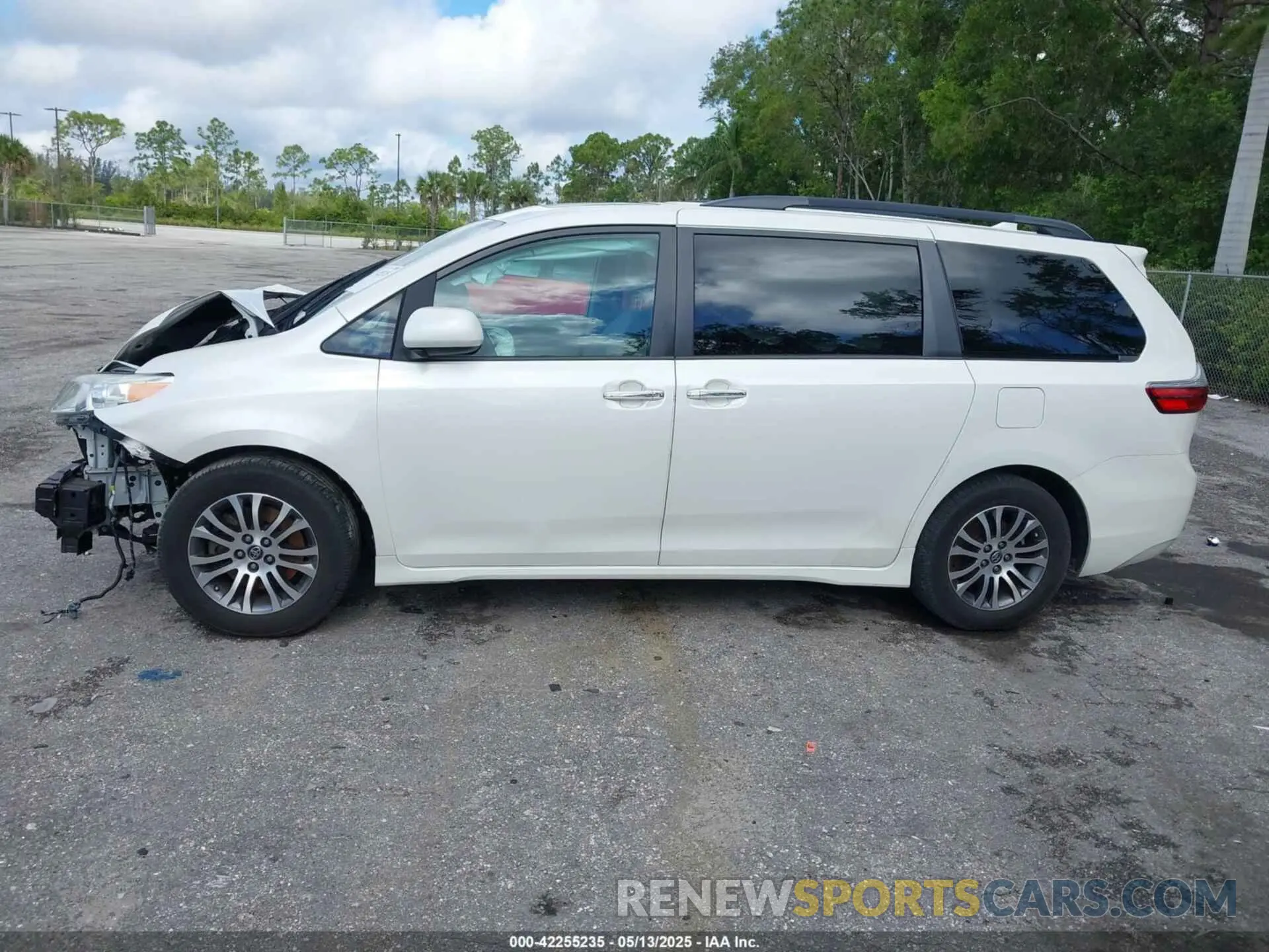 14 fotografías del automóvil dañado 5TDYZ3DC5LS029364 TOYOTA SIENNA 2020