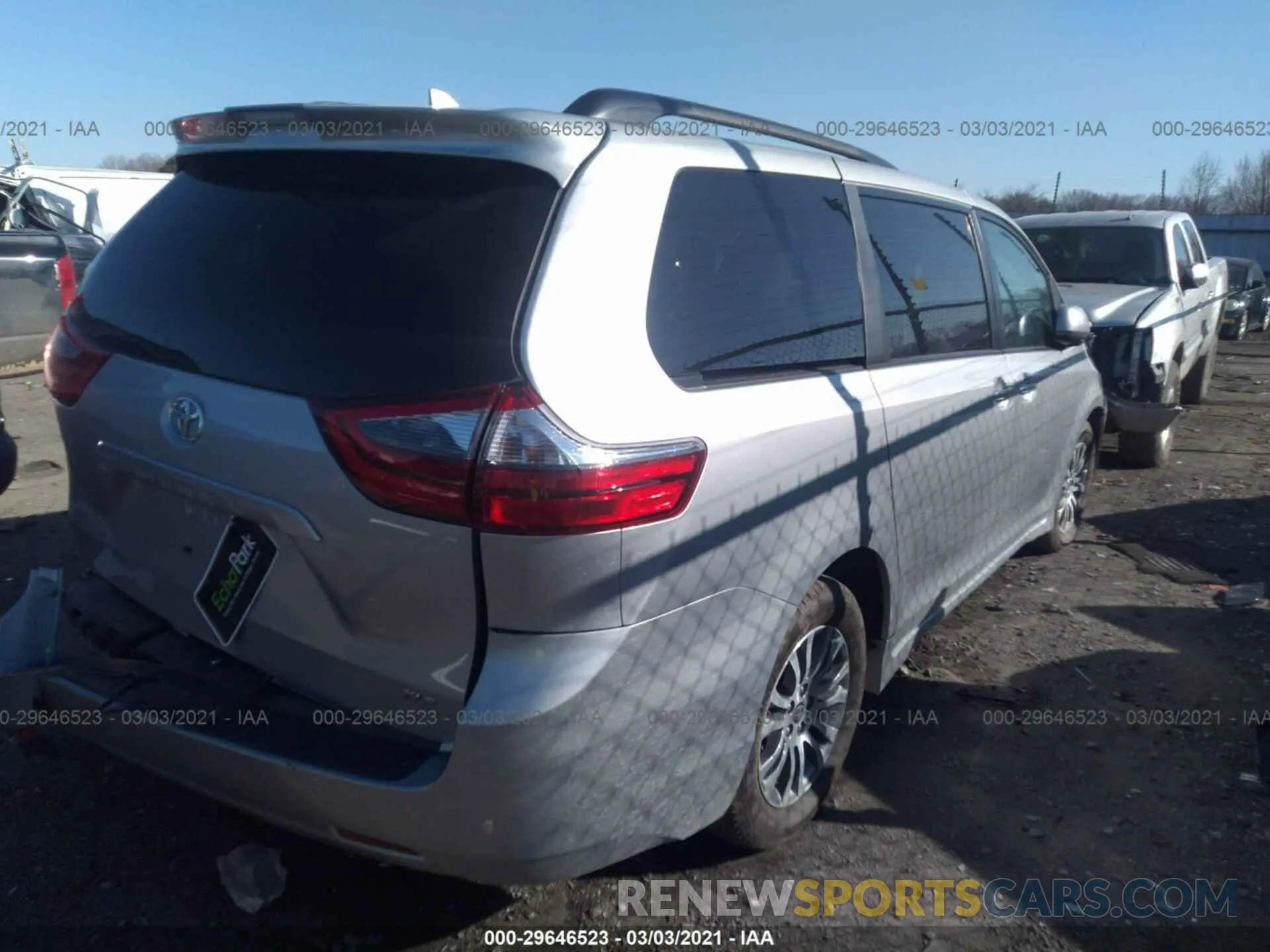 4 fotografías del automóvil dañado 5TDYZ3DC5LS064762 TOYOTA SIENNA 2020