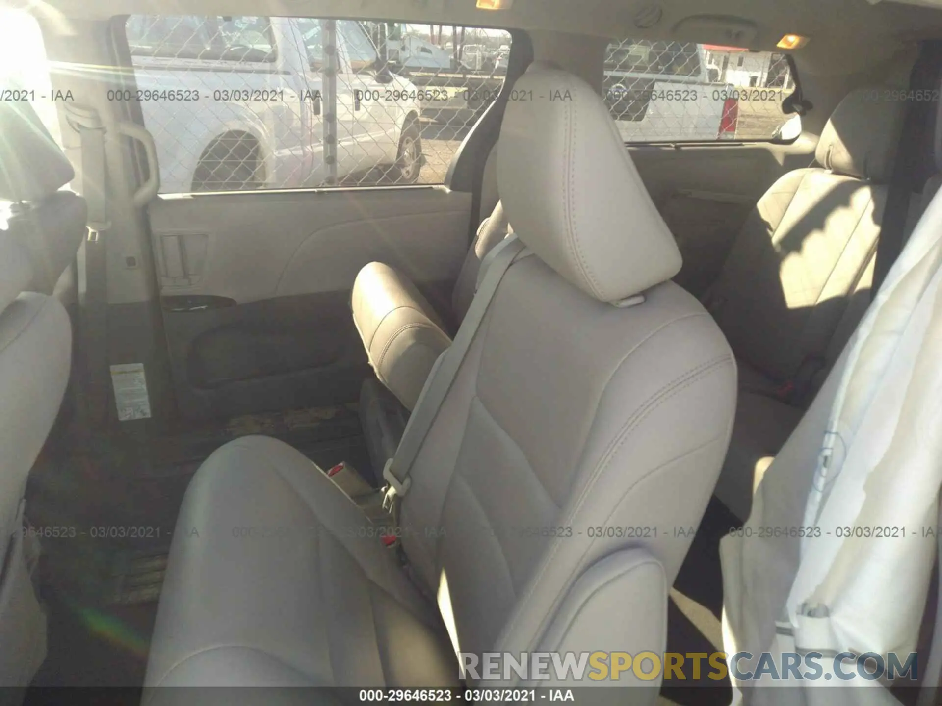 8 fotografías del automóvil dañado 5TDYZ3DC5LS064762 TOYOTA SIENNA 2020