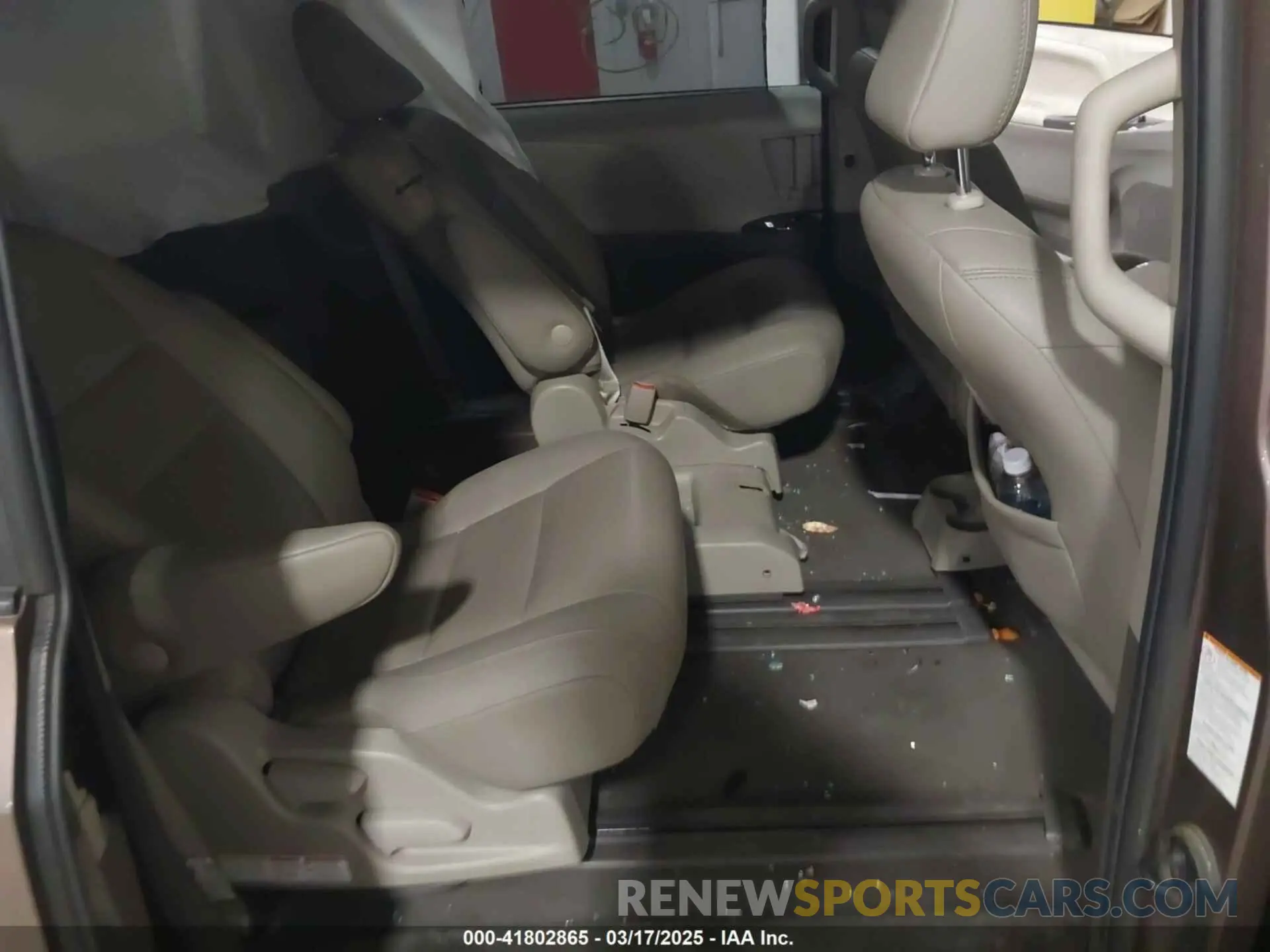 8 fotografías del automóvil dañado 5TDYZ3DC7LS066609 TOYOTA SIENNA 2020