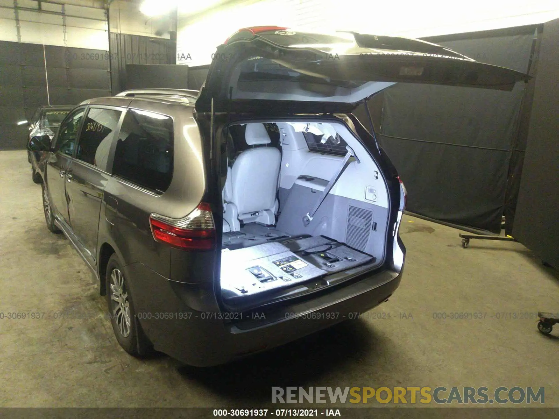 3 fotografías del automóvil dañado 5TDYZ3DC7LS074287 TOYOTA SIENNA 2020
