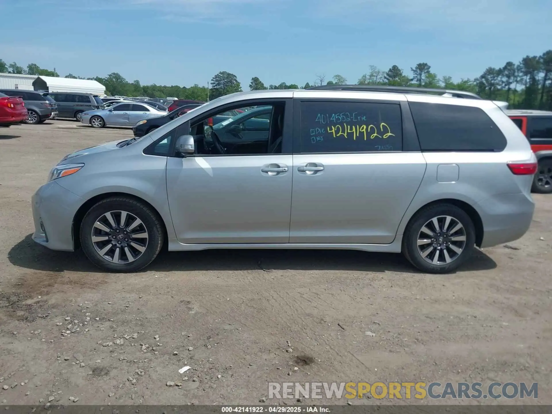 14 fotografías del automóvil dañado 5TDYZ3DC8LS029598 TOYOTA SIENNA 2020