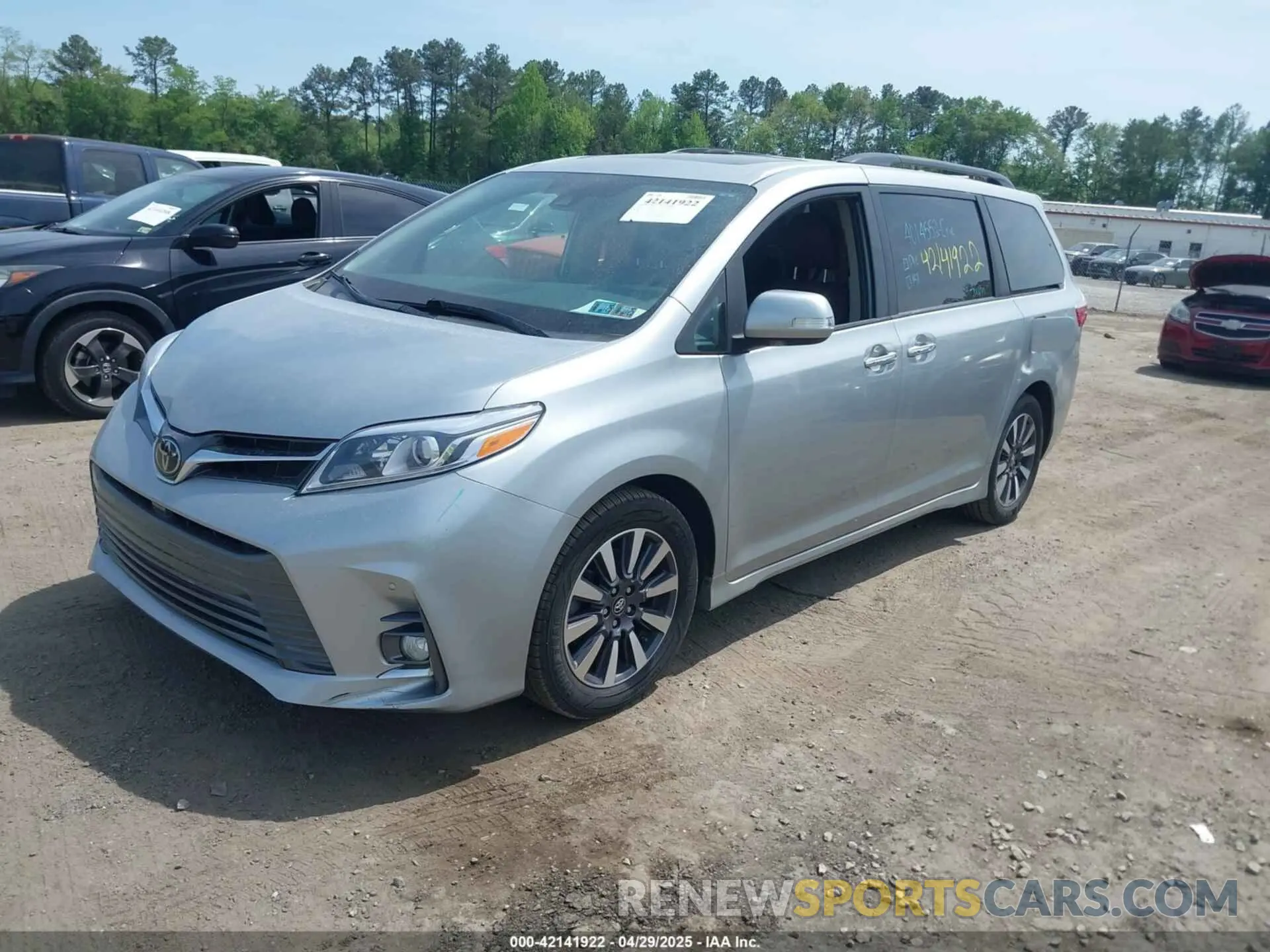 2 fotografías del automóvil dañado 5TDYZ3DC8LS029598 TOYOTA SIENNA 2020