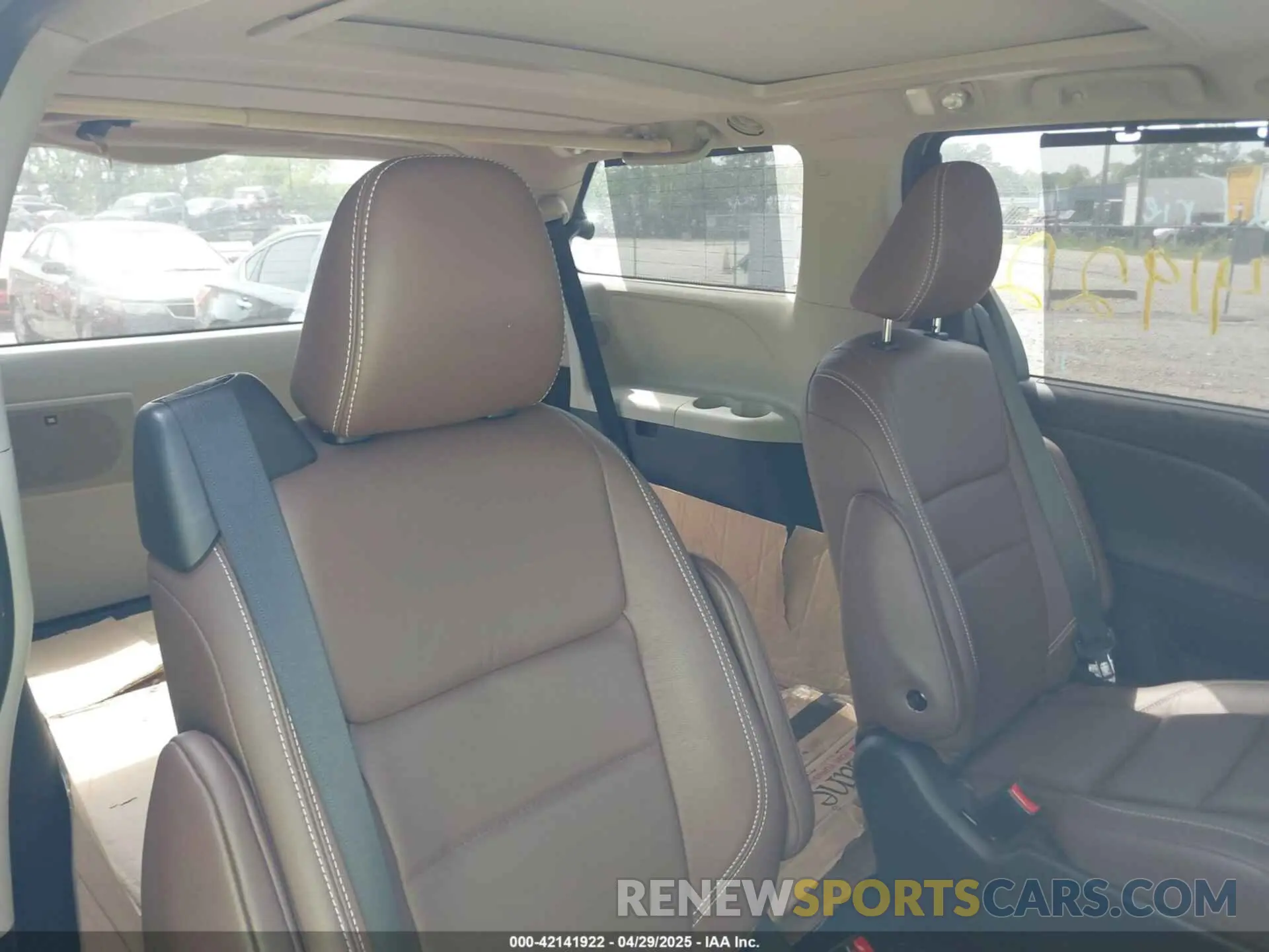 8 fotografías del automóvil dañado 5TDYZ3DC8LS029598 TOYOTA SIENNA 2020