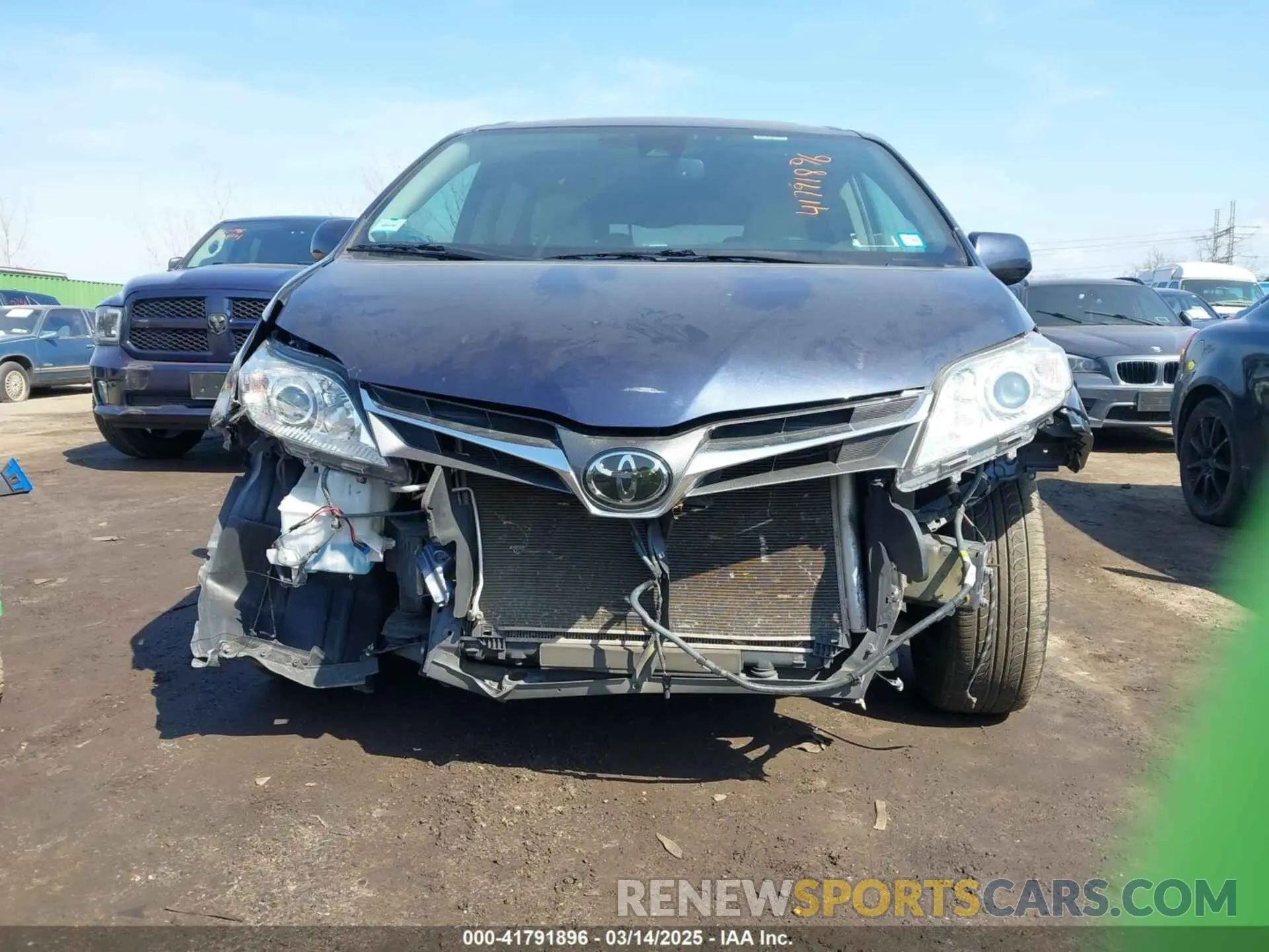 12 fotografías del automóvil dañado 5TDYZ3DC8LS069423 TOYOTA SIENNA 2020
