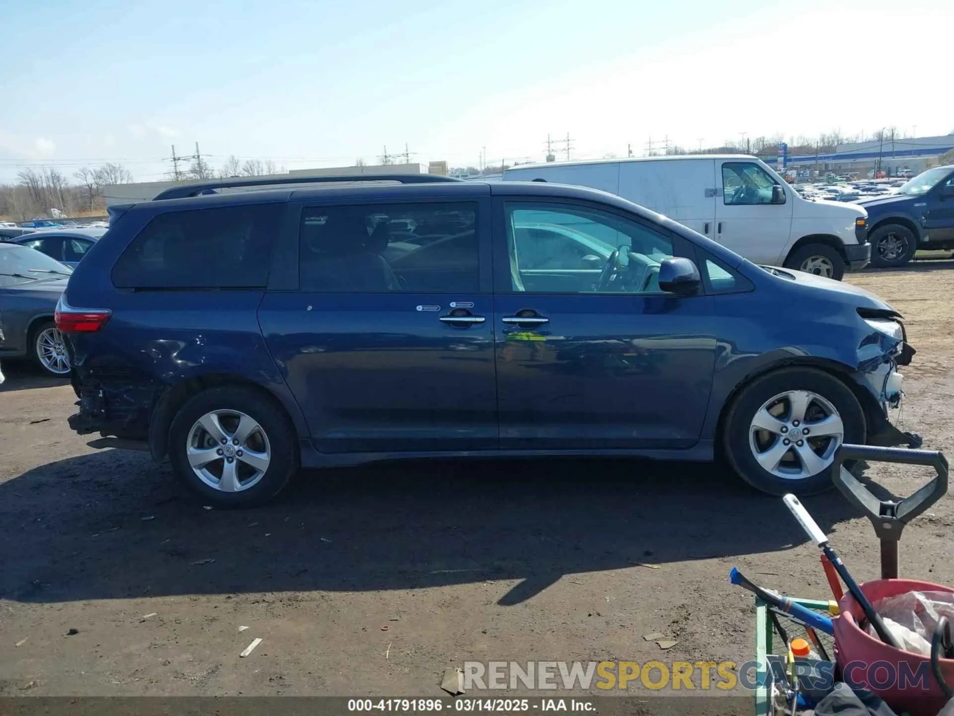 13 fotografías del automóvil dañado 5TDYZ3DC8LS069423 TOYOTA SIENNA 2020