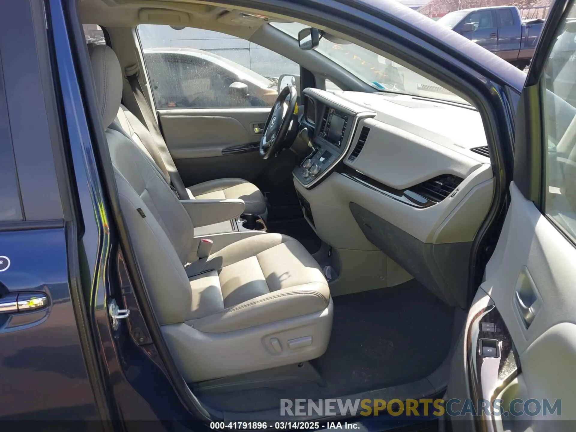 5 fotografías del automóvil dañado 5TDYZ3DC8LS069423 TOYOTA SIENNA 2020